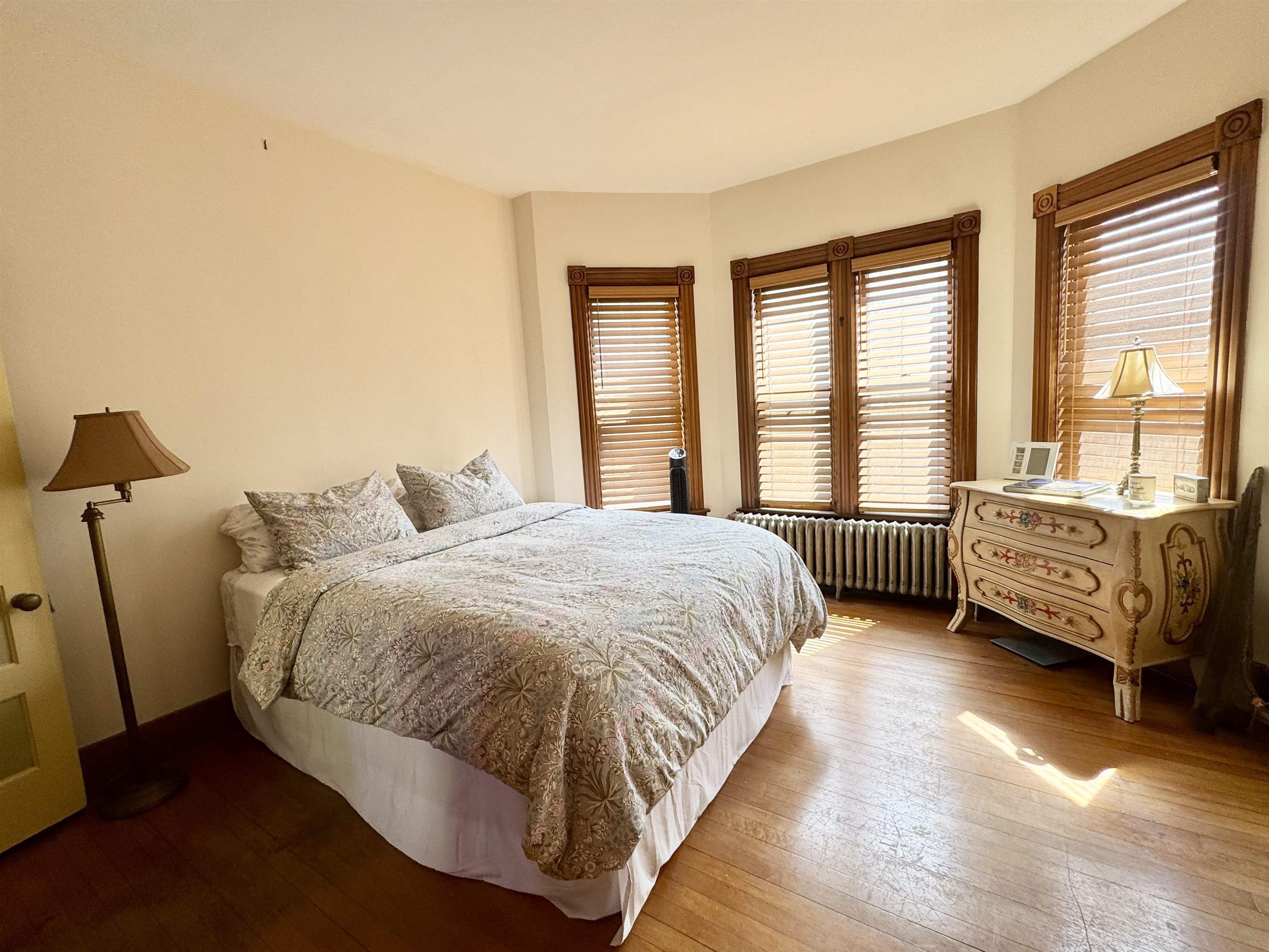 First Floor Bedroom 1 25050242