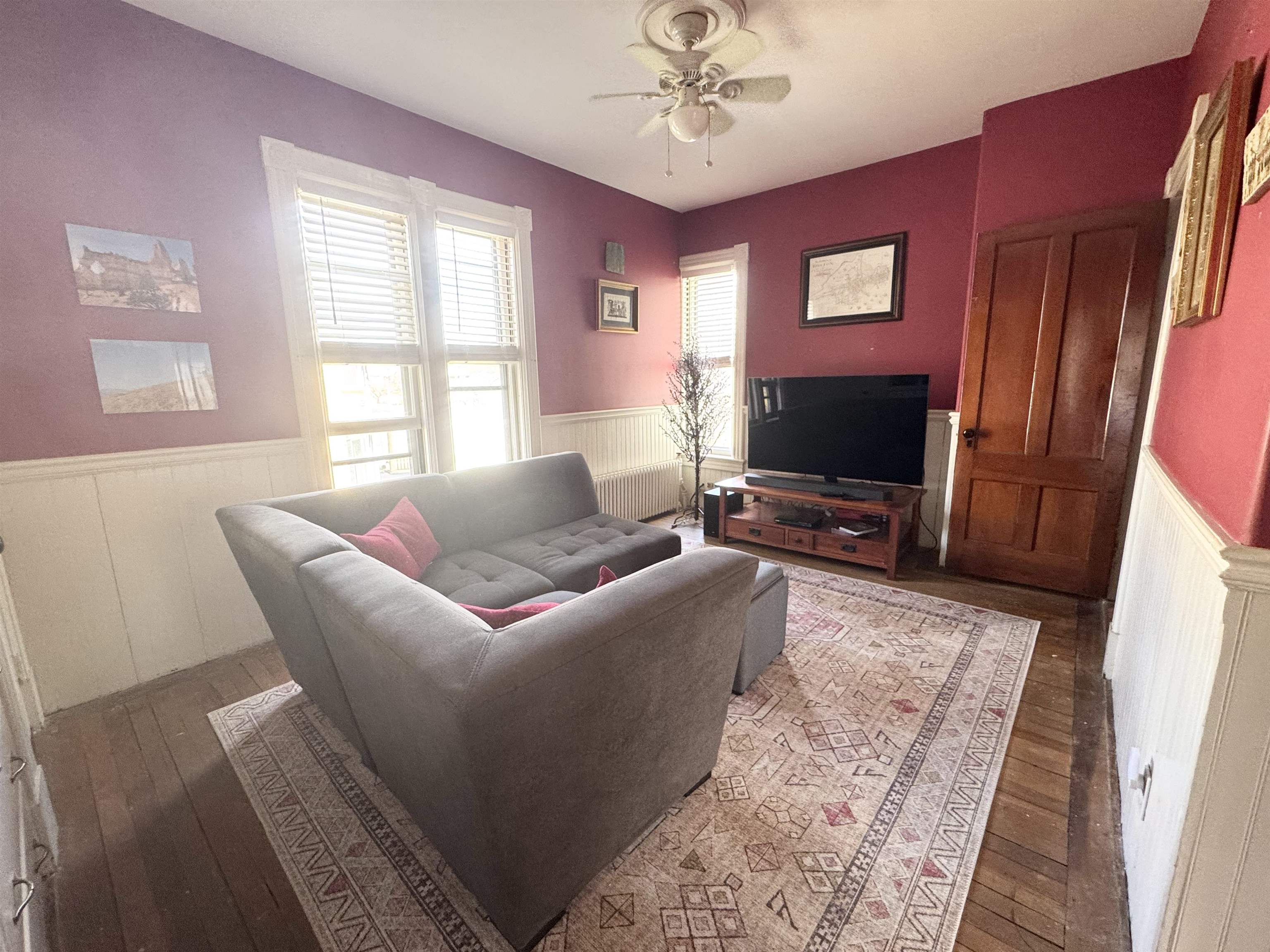 Second Floor Living Room 25050264