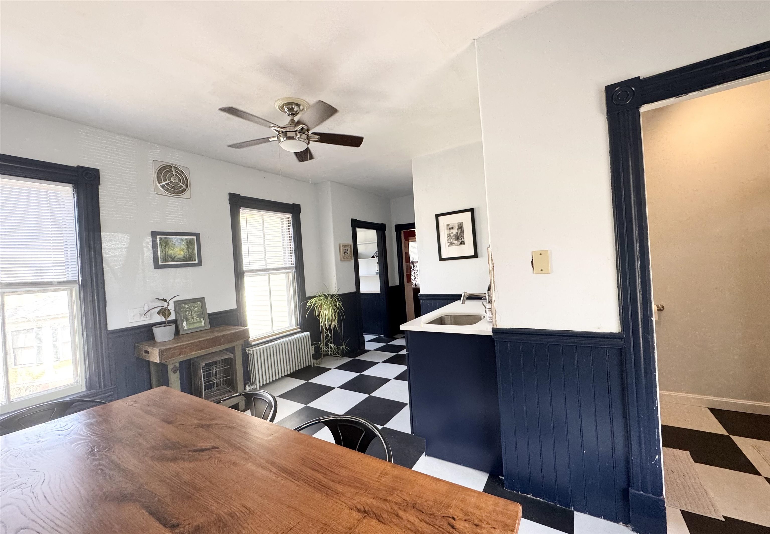 Second Floor Kitchen 25050257