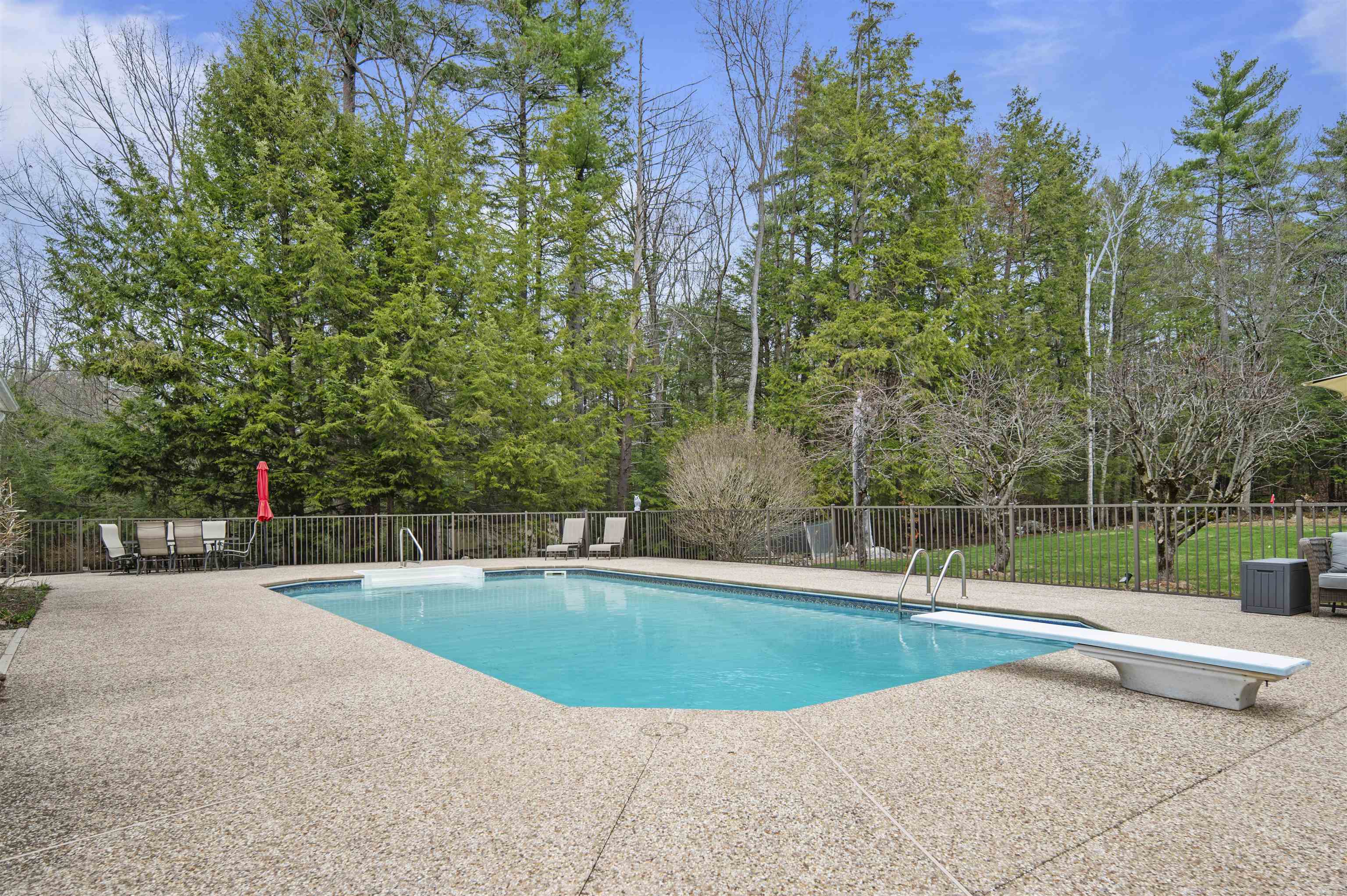 15 Wheeler Rd, Bow, NH 03304