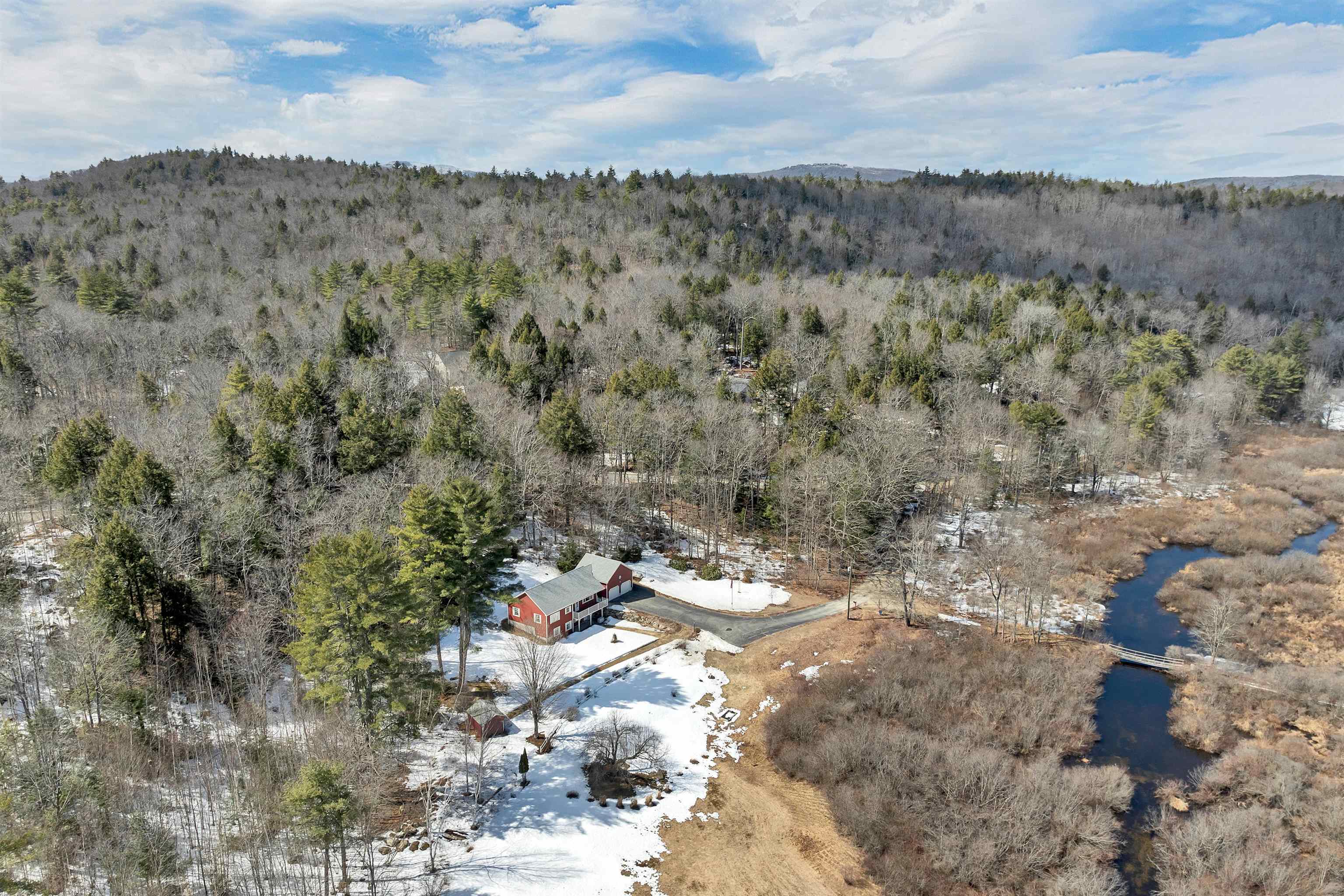 SUTTON NH&nbsp;Home for sale $$499,900 | $316 per sq.ft.