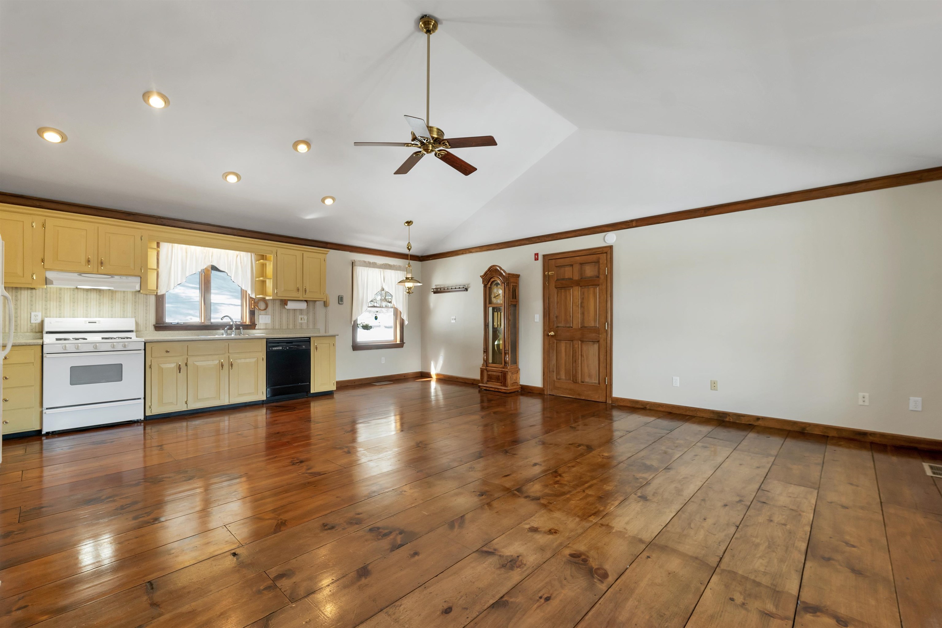 12 Bull Bridge Rd, Sutton, NH 03221