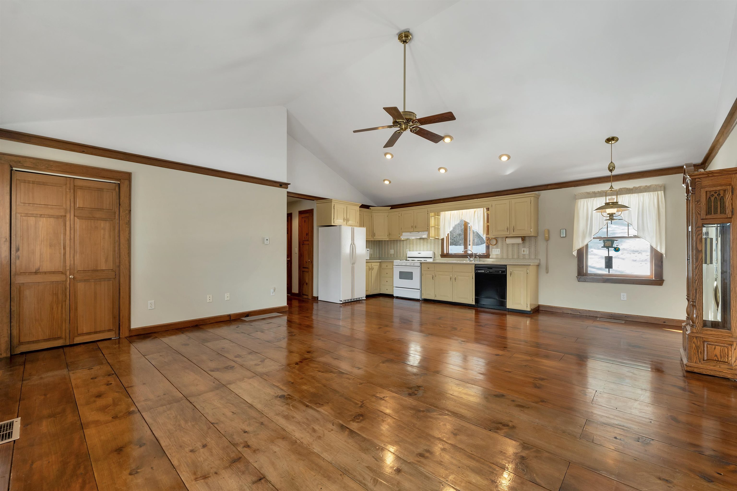 12 Bull Bridge Rd, Sutton, NH 03221