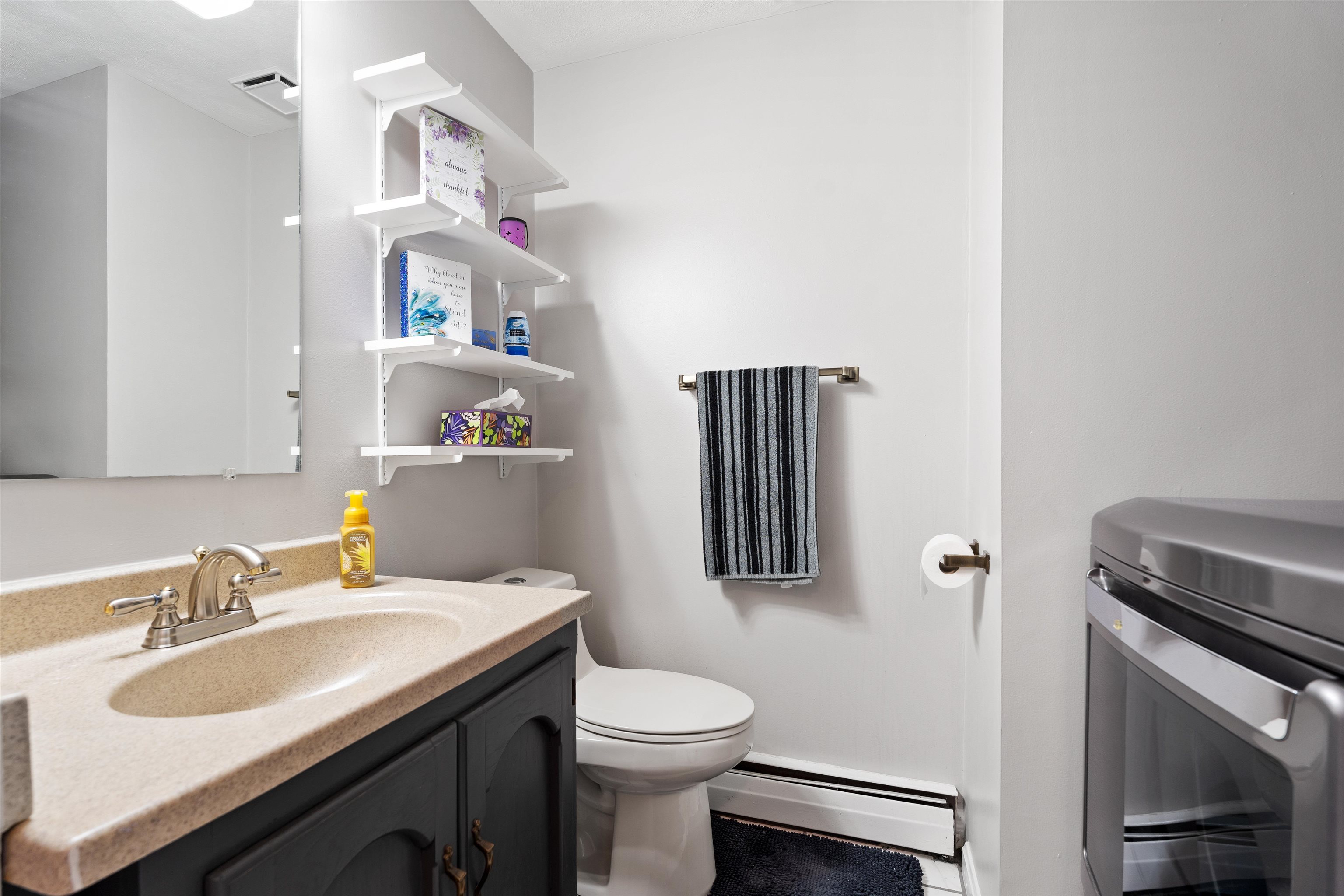 27 Reed St, Londonderry, NH 03053