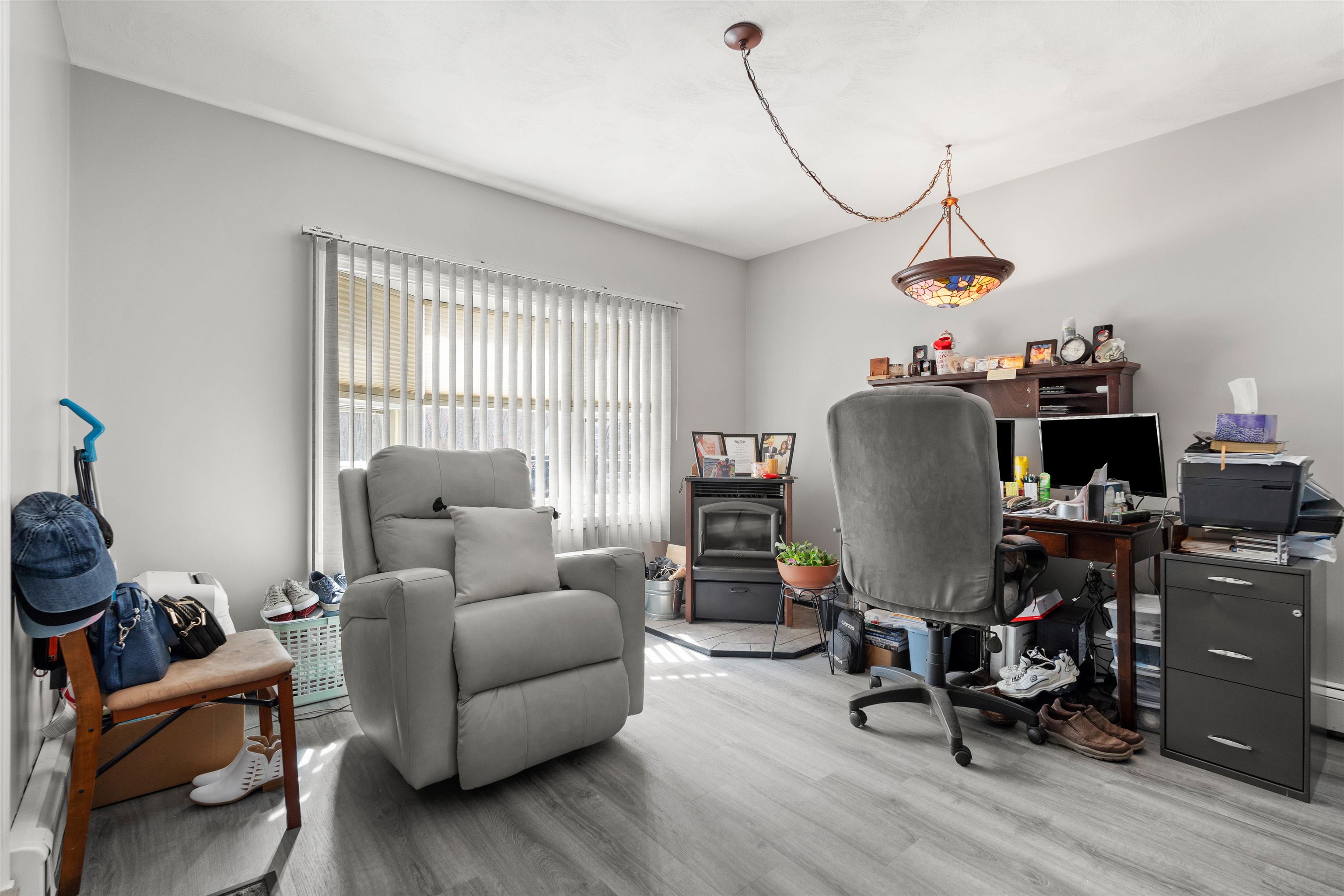 27 Reed St, Londonderry, NH 03053