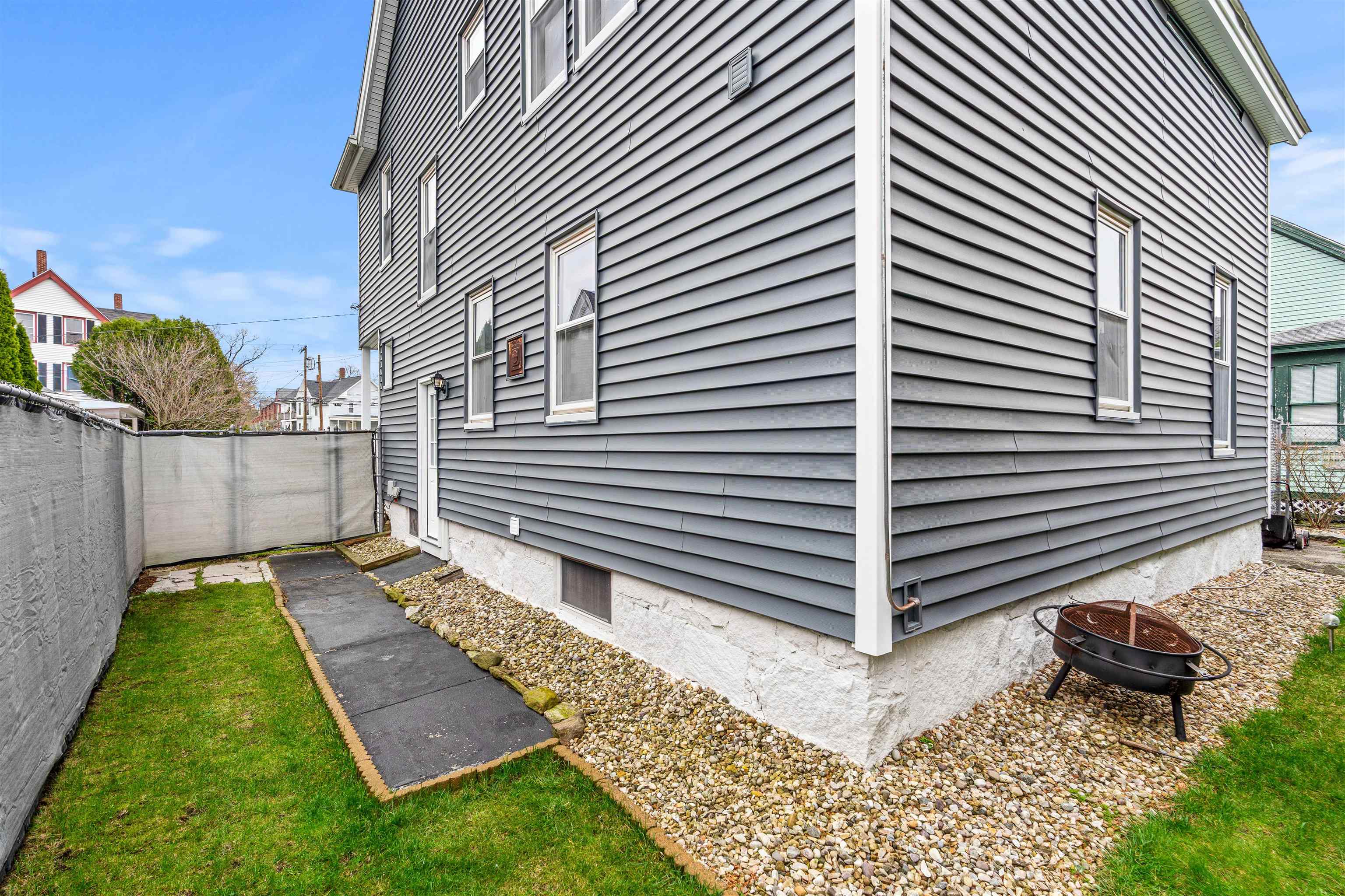 5 Arlington Ave, Nashua, NH 03060