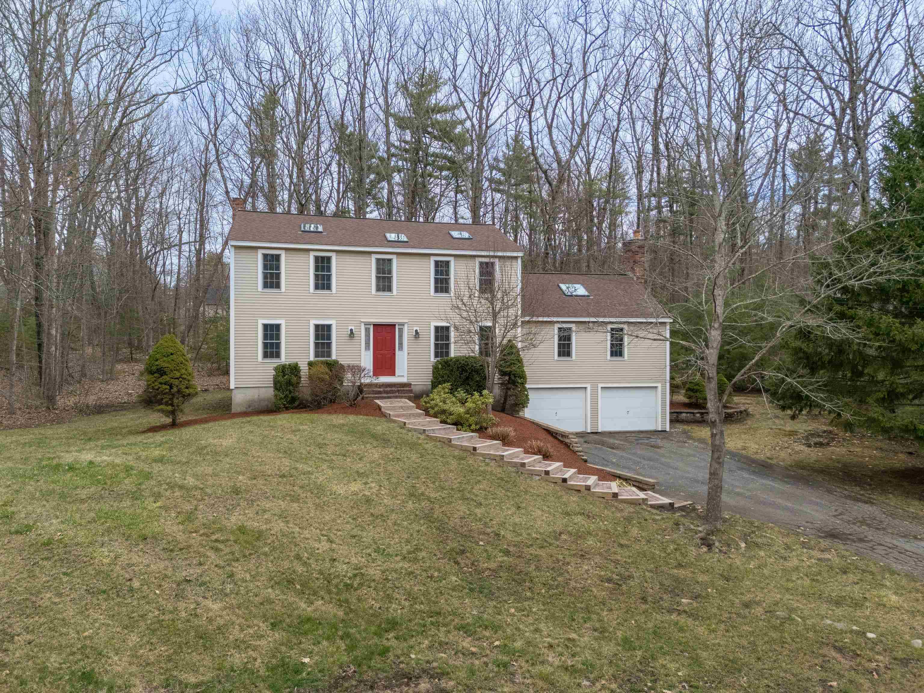 30 Geisser Ln, Hampstead, NH 03841