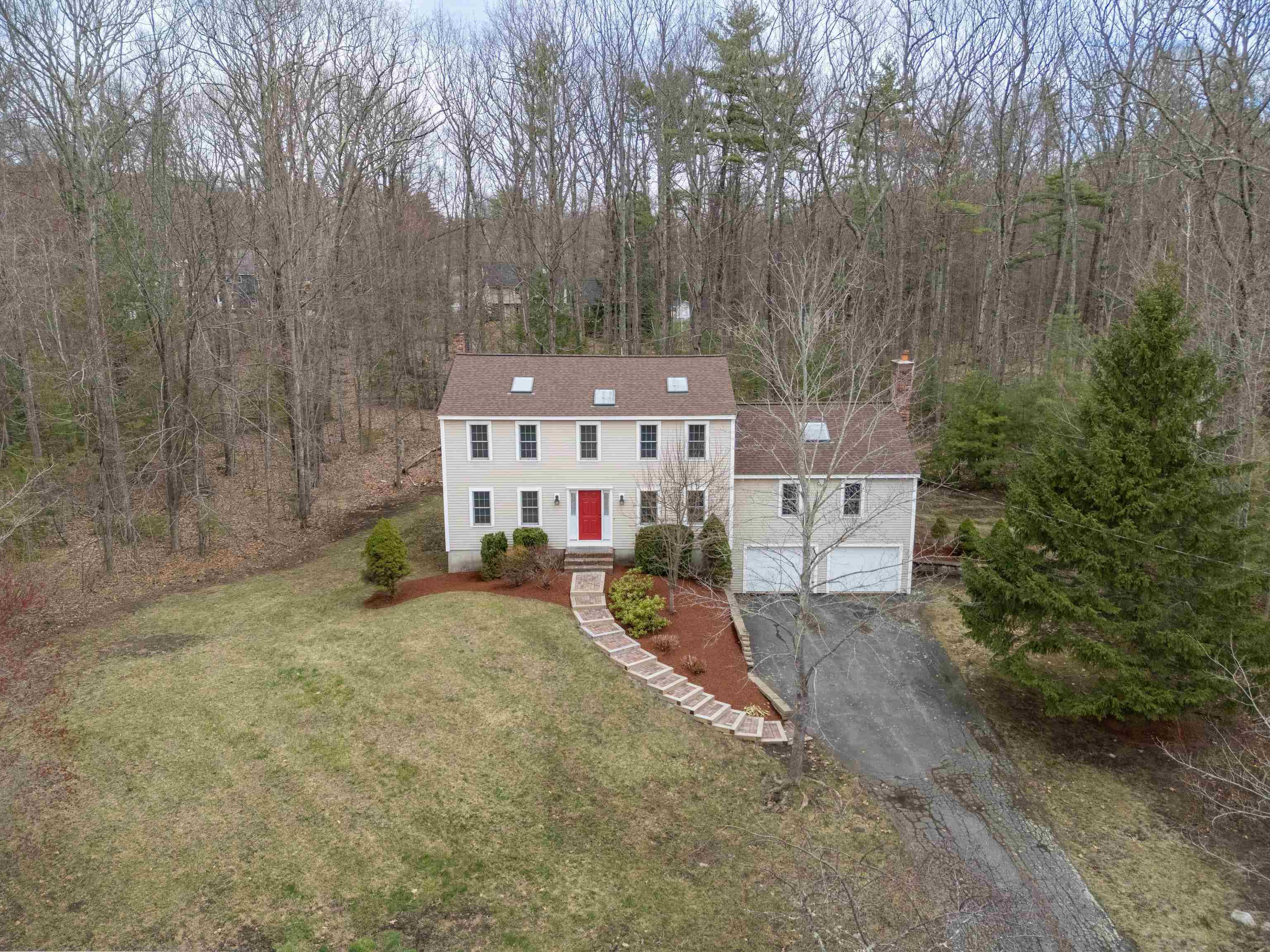 30 Geisser Ln, Hampstead, NH 03841