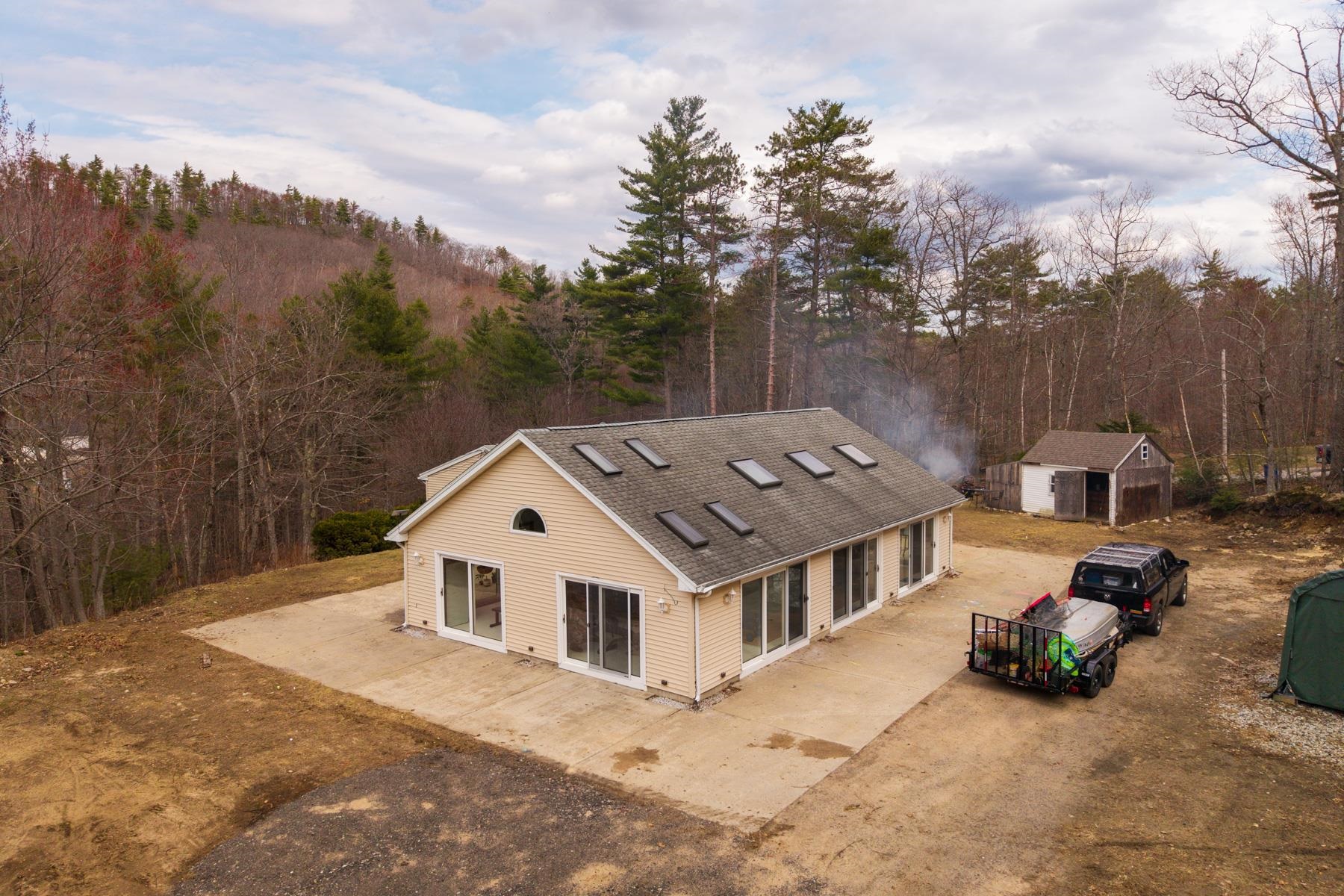 699 Kings Hw, Middleton, NH 03887