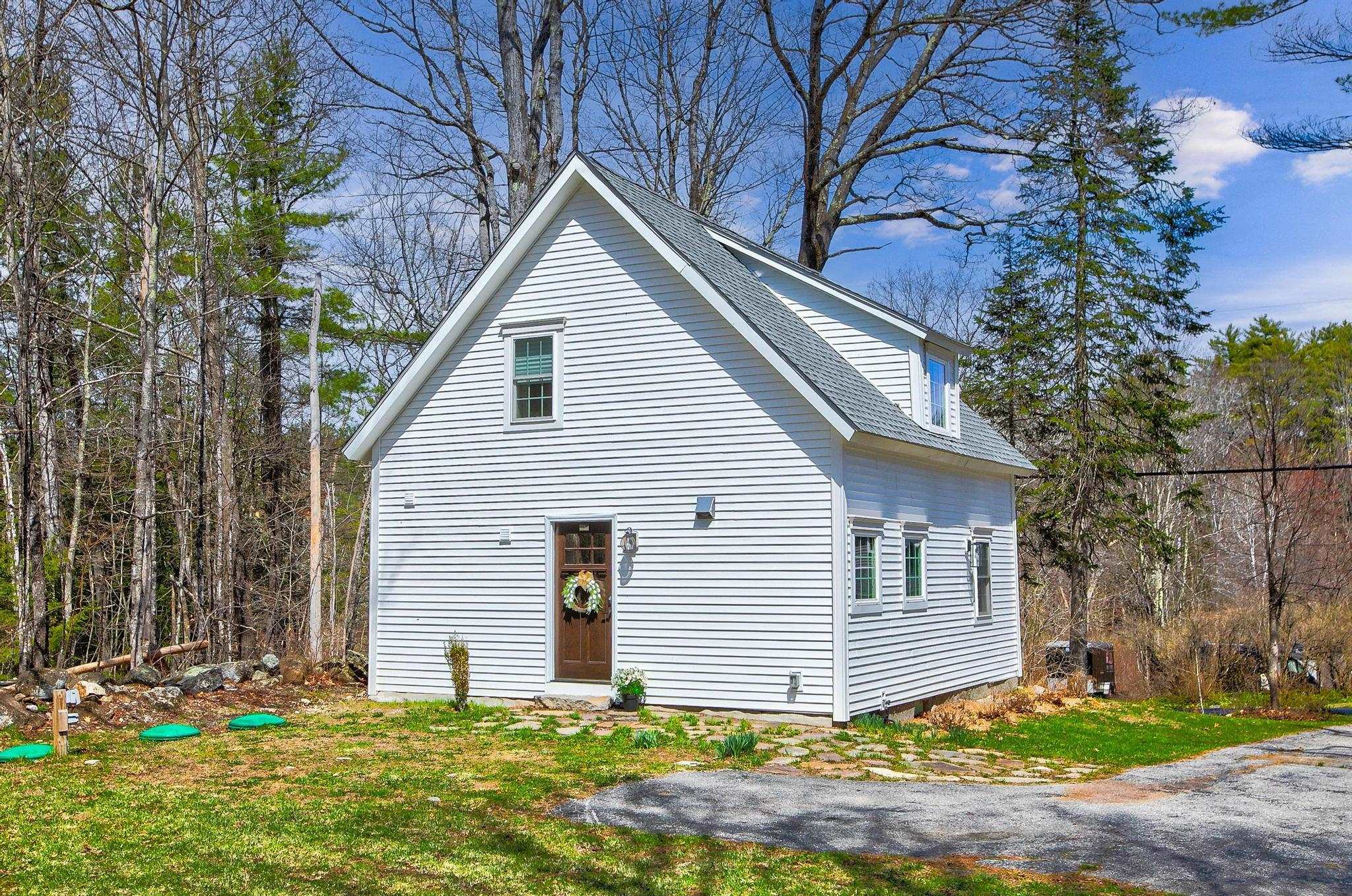 55 Water St, Bradford, NH 03221