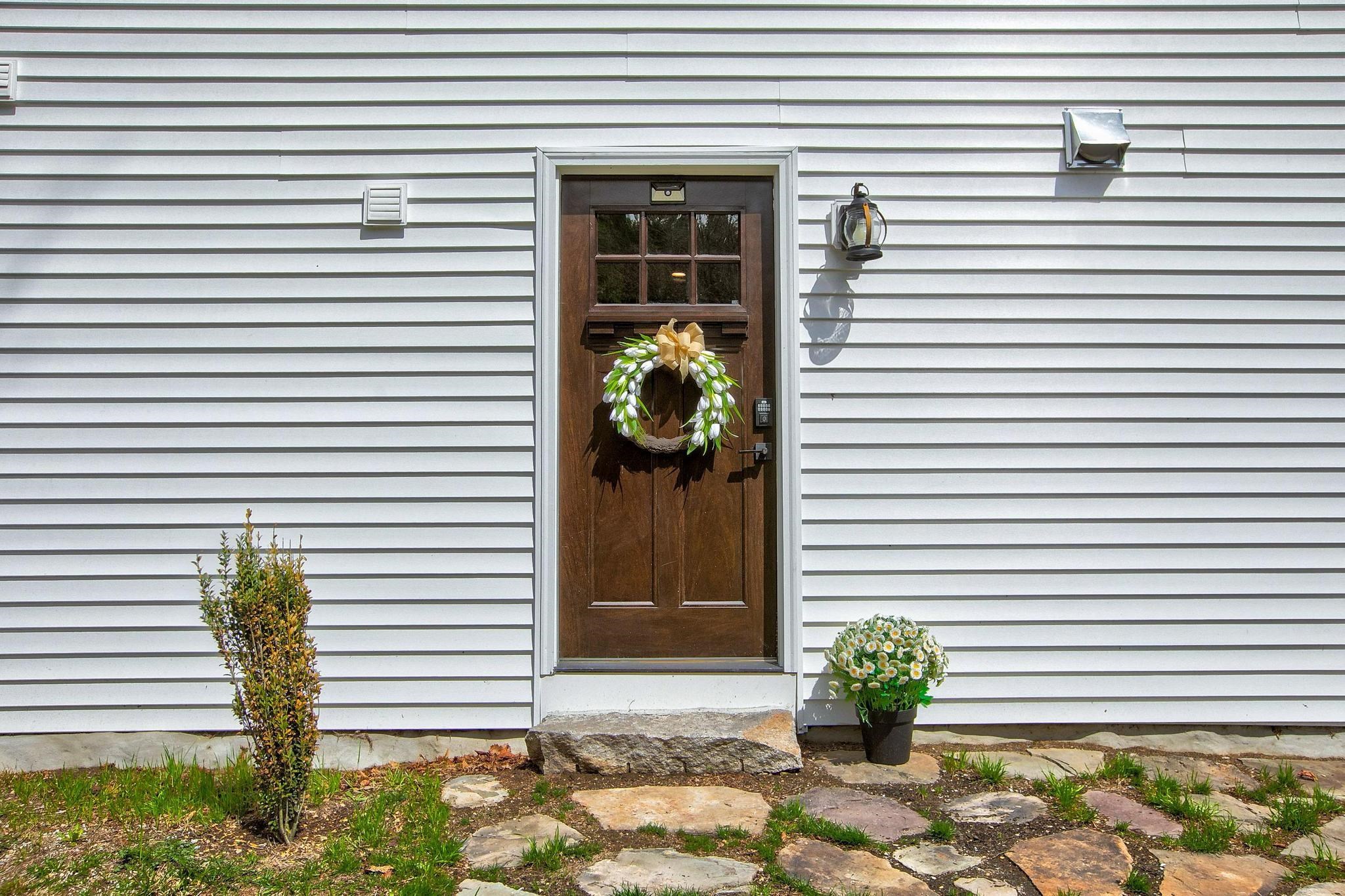 55 Water St, Bradford, NH 03221