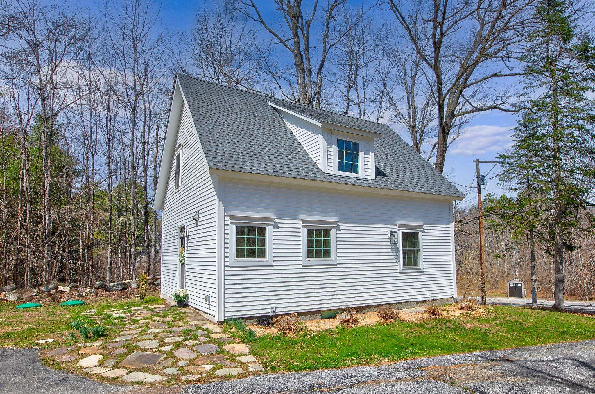 55 Water St, Bradford, NH 03221