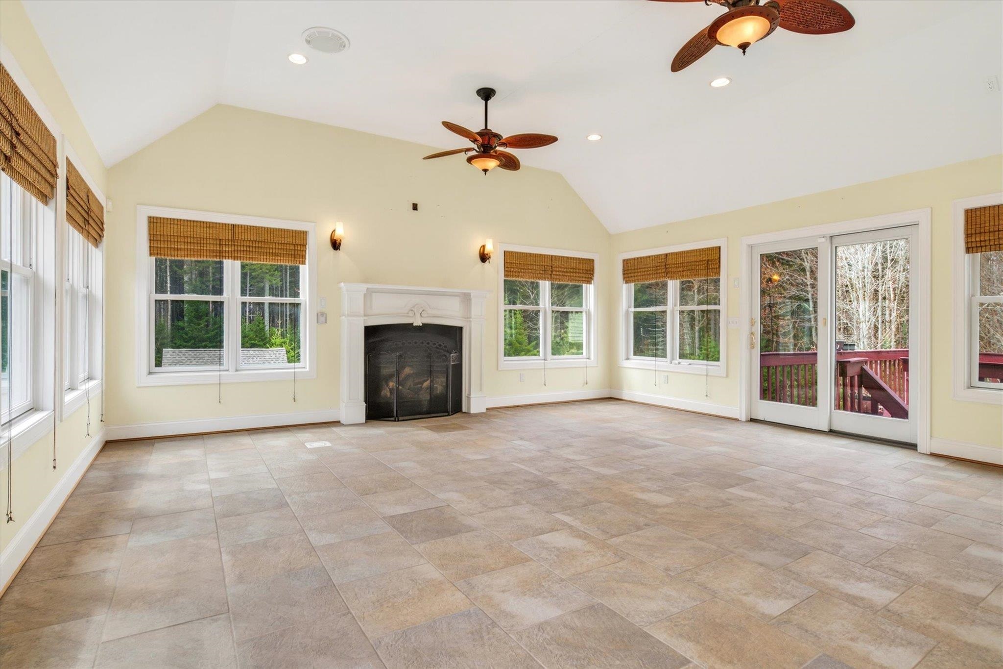 Sunspace with slider to back deck