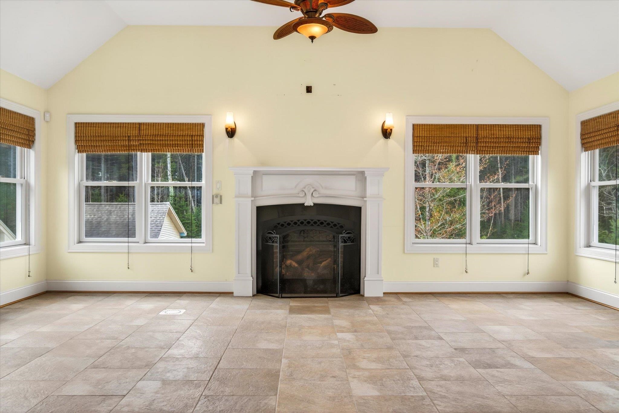 Propane fireplace 25048436