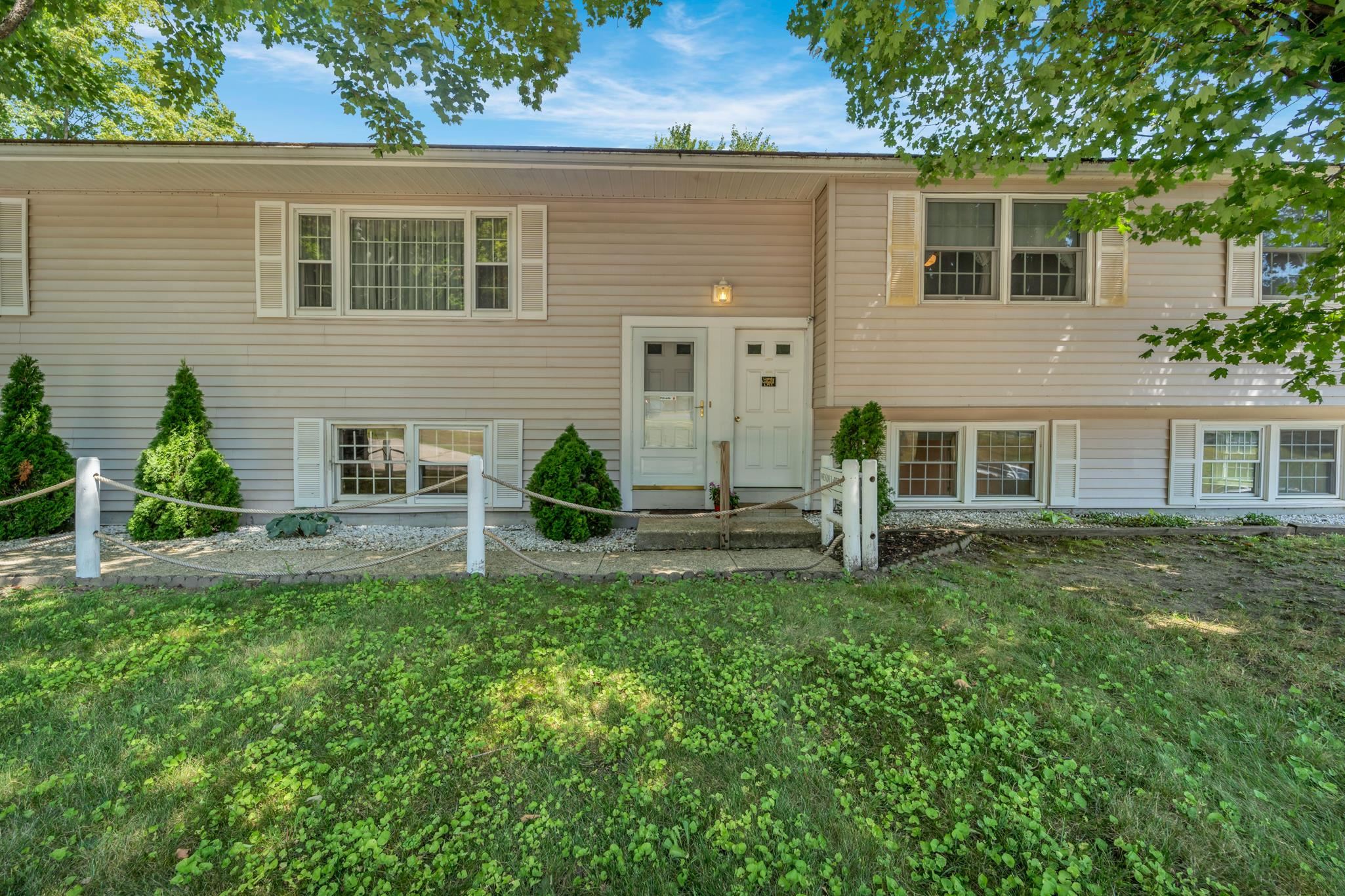 77 Hancock Rd, Peterborough, NH 03458