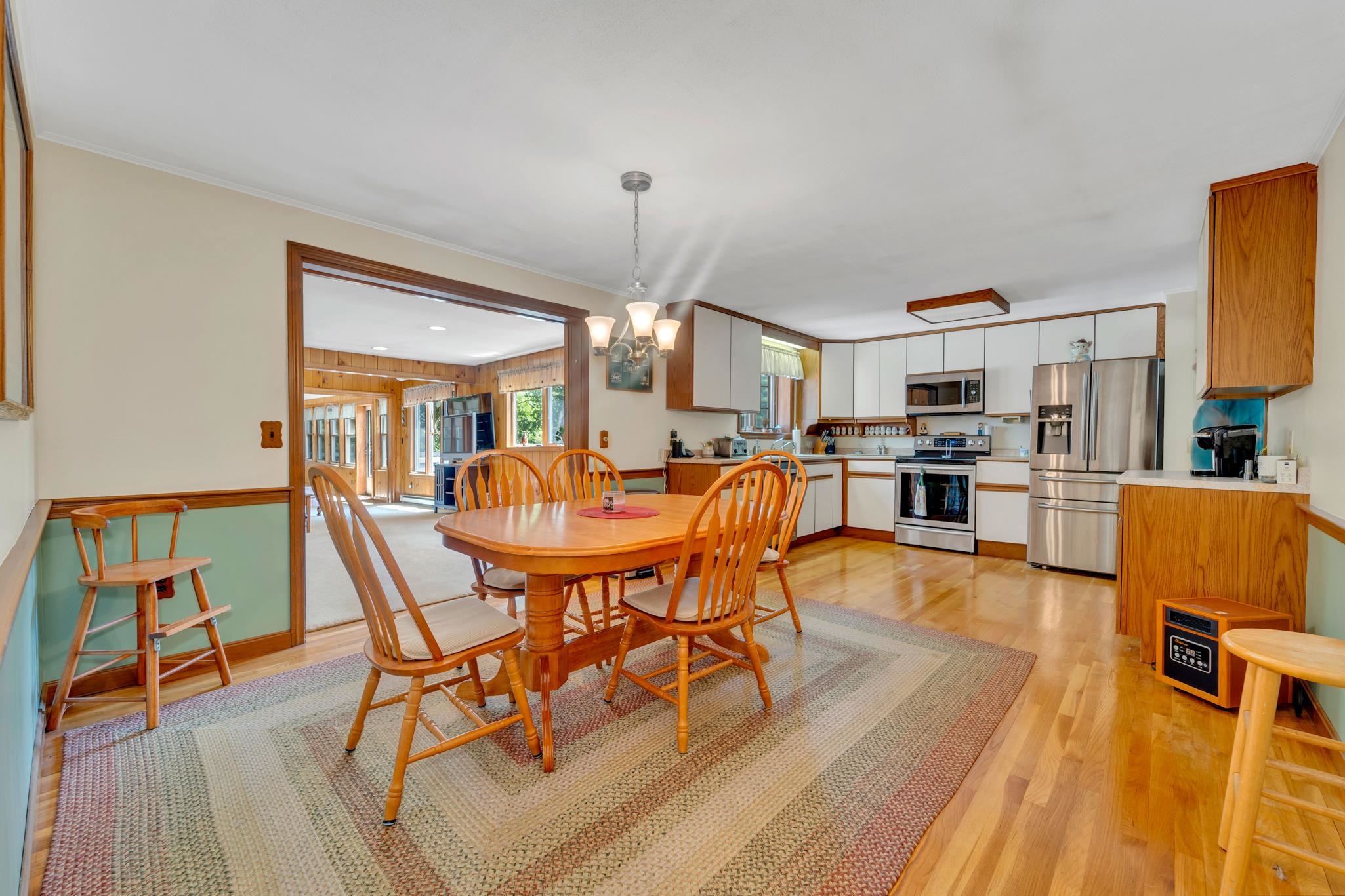 77 Hancock Rd, Peterborough, NH 03458