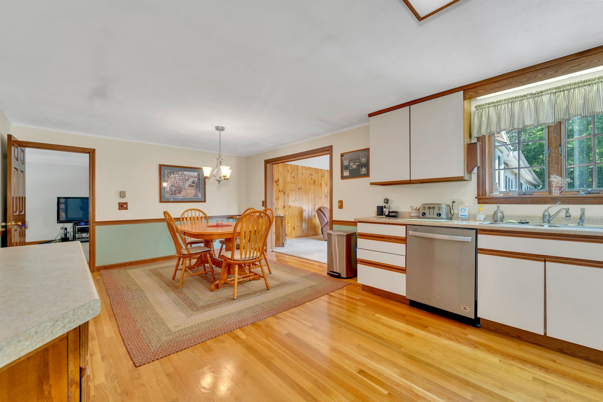 77 Hancock Rd, Peterborough, NH 03458