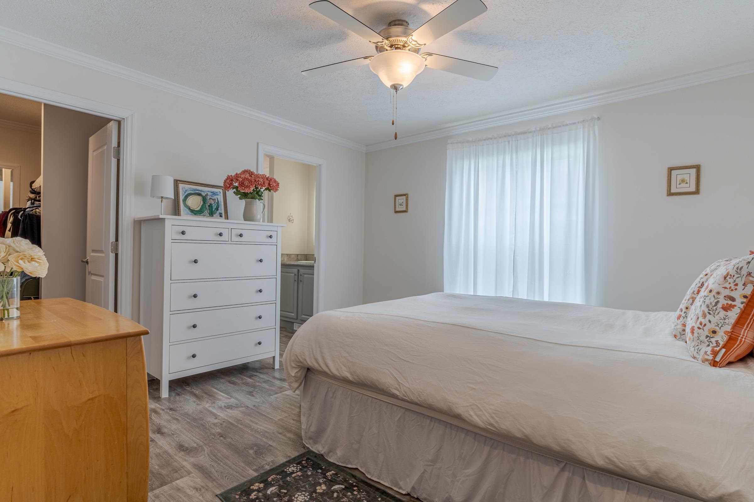 104 Robin Hood Dr, Exeter, NH 03833