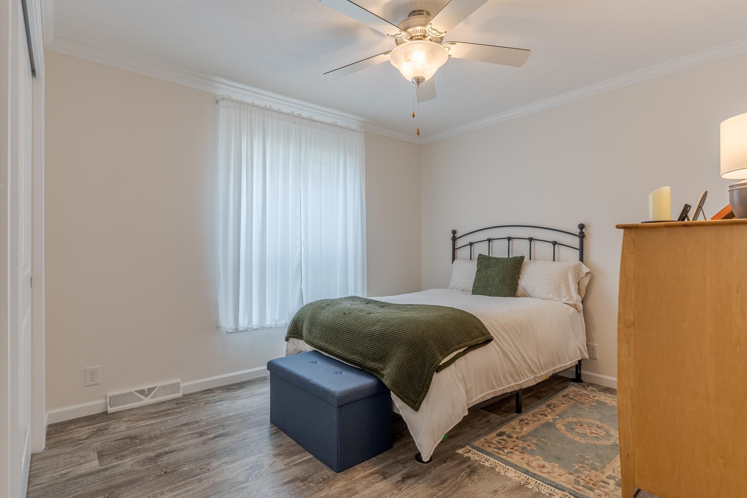 104 Robin Hood Dr, Exeter, NH 03833