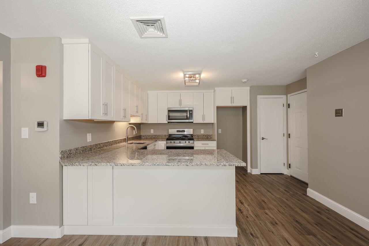 3 Roedean Dr #101, Nashua, NH 03063