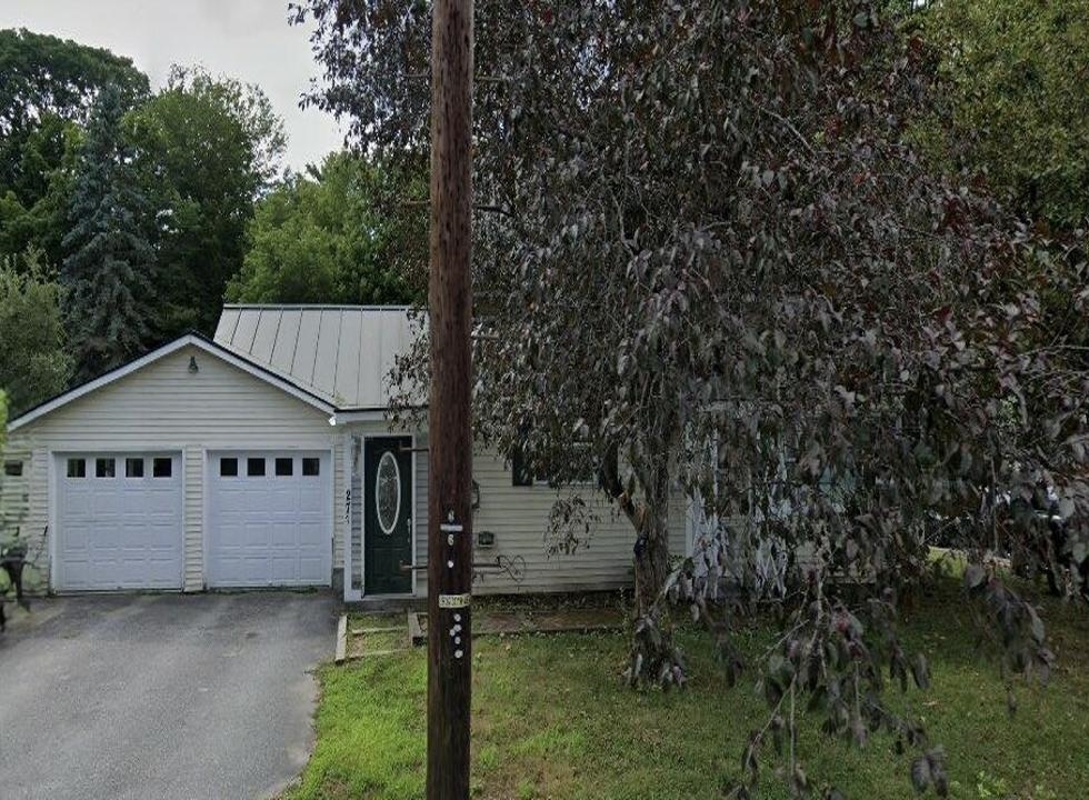 HARTFORD VT&nbsp;Home for sale $$299,950 | $204 per sq.ft.