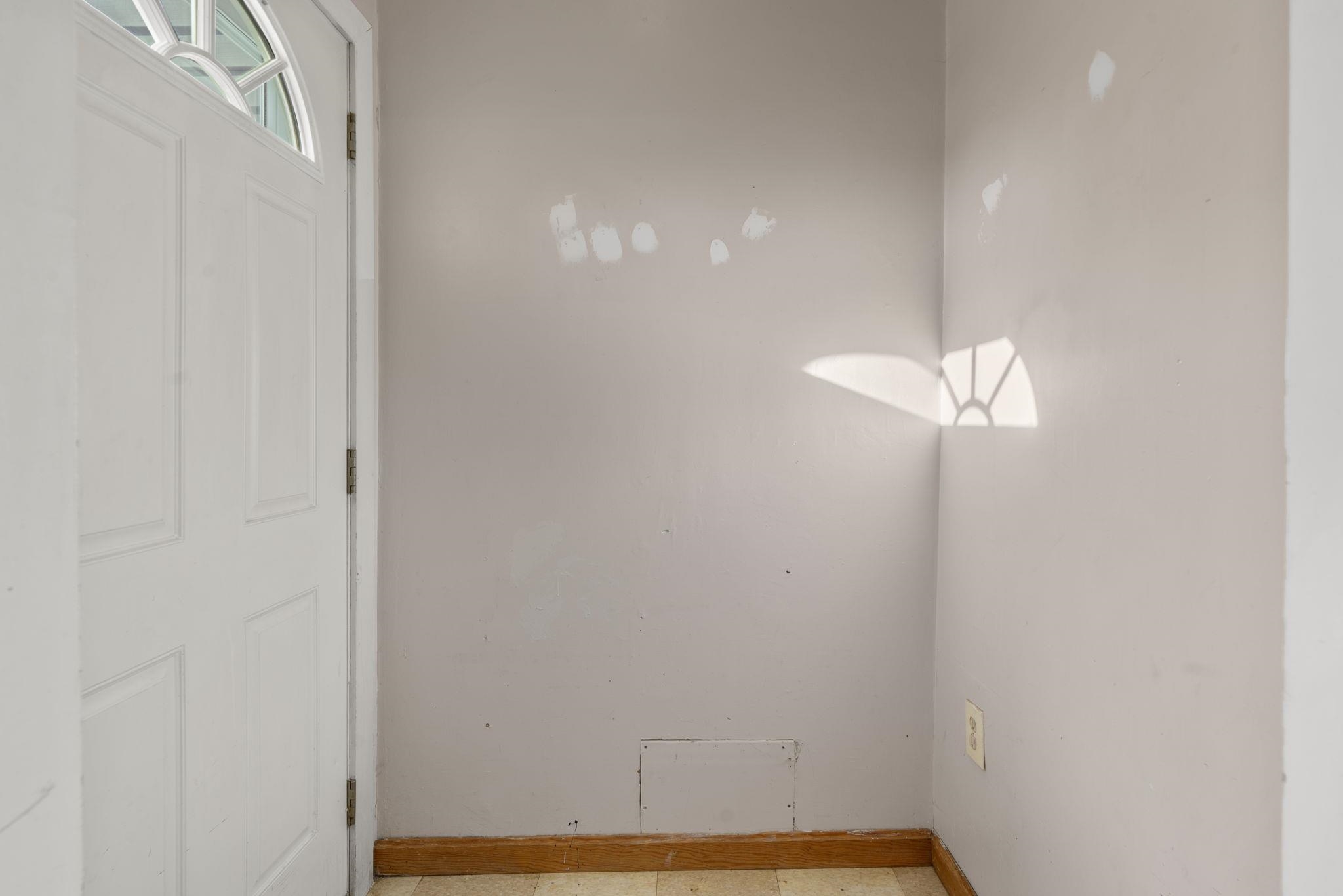 Photo 8 of 32