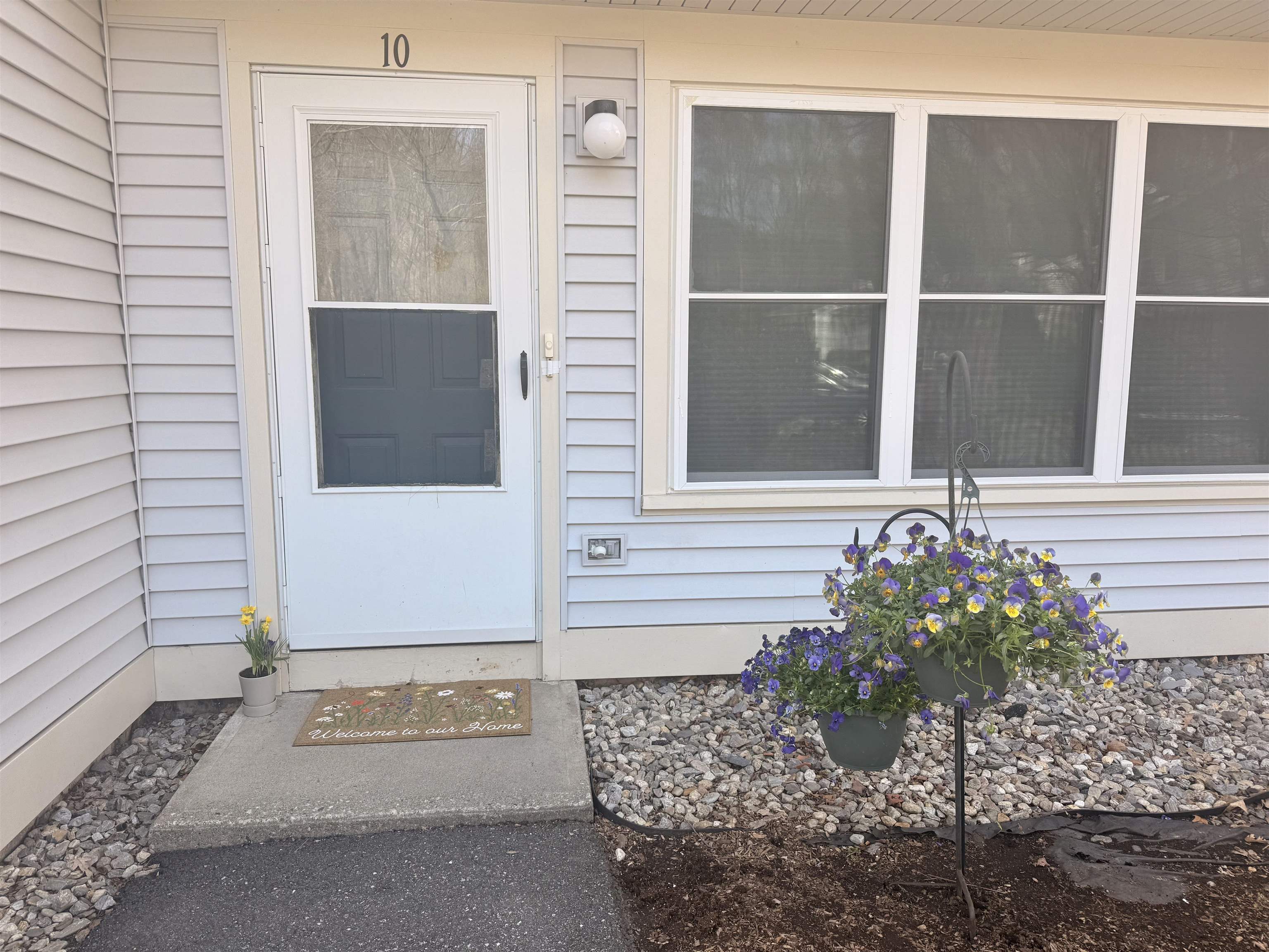 Brattleboro VT&nbsp;Condo for sale $$205,000 $215 per sq.ft.