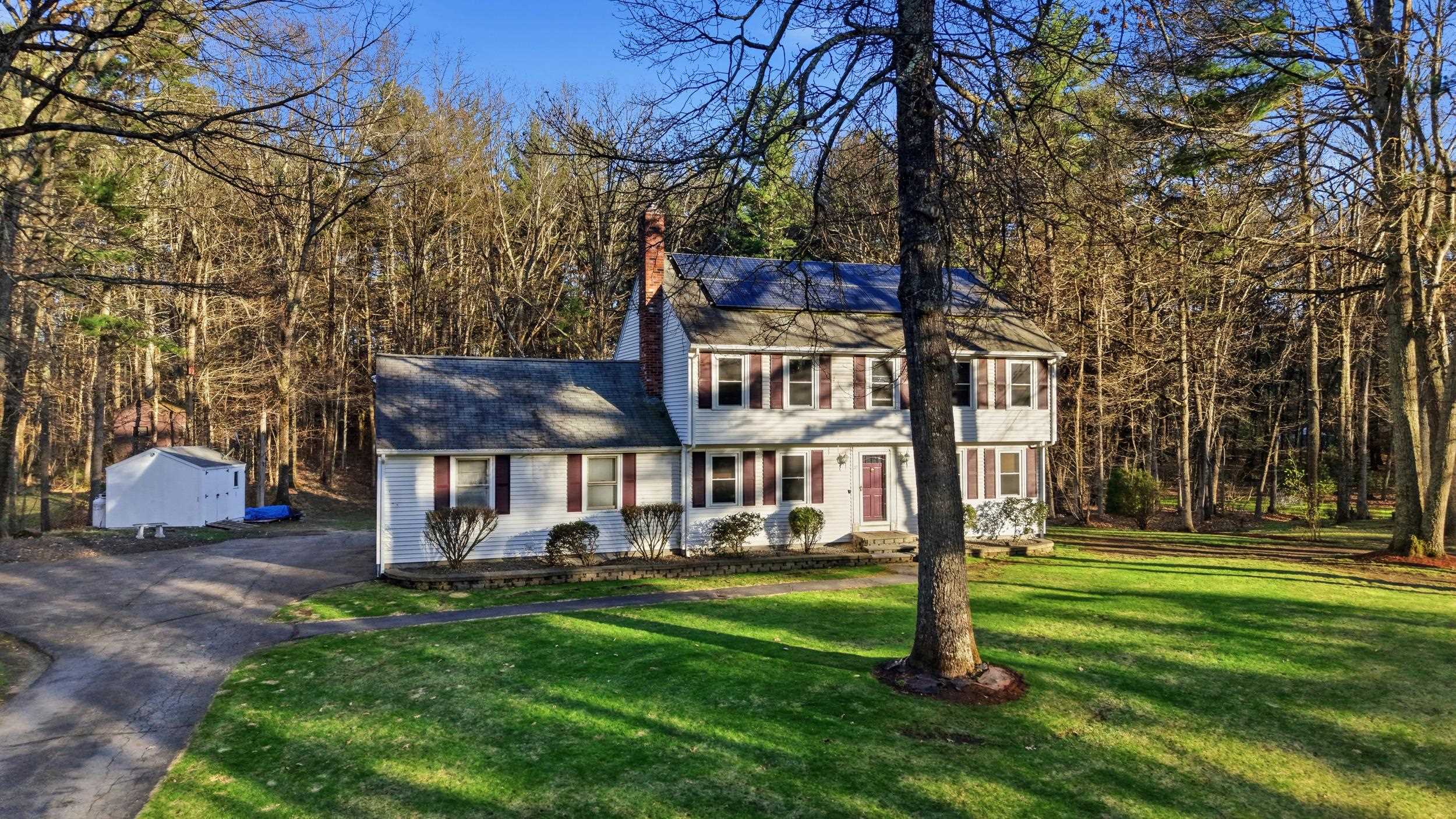 27 Winslow Farm Rd, Hudson, NH 03051