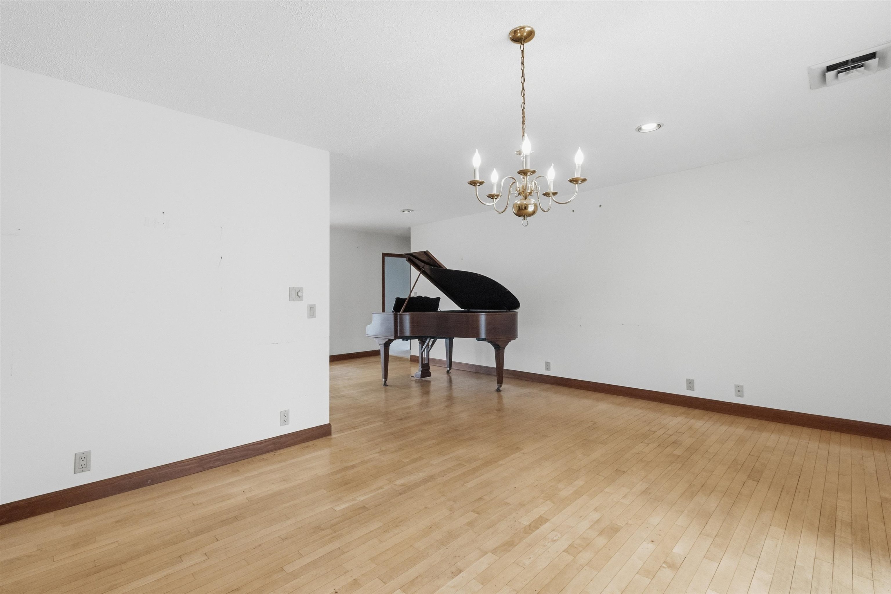 214 Gunstock Hill Rd, Gilford, NH 03249