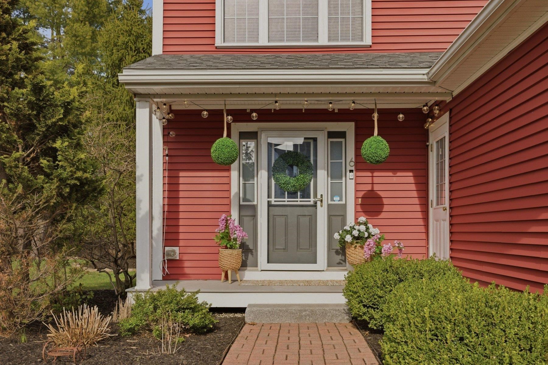 6 Stocklan Cir, Dover, NH 03820