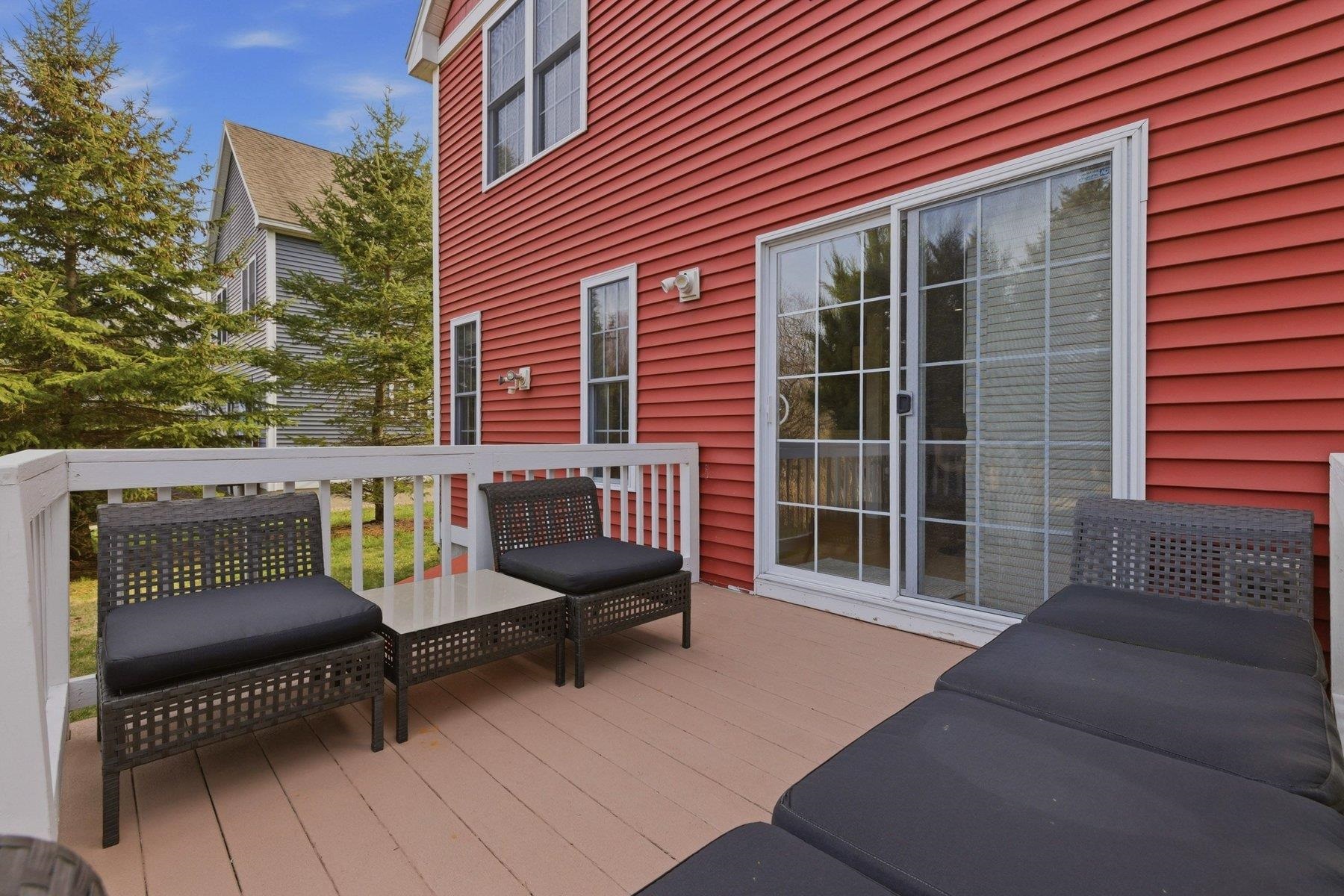 6 Stocklan Cir, Dover, NH 03820