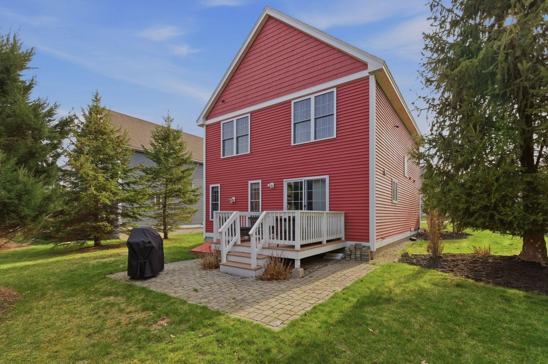 6 Stocklan Cir, Dover, NH 03820