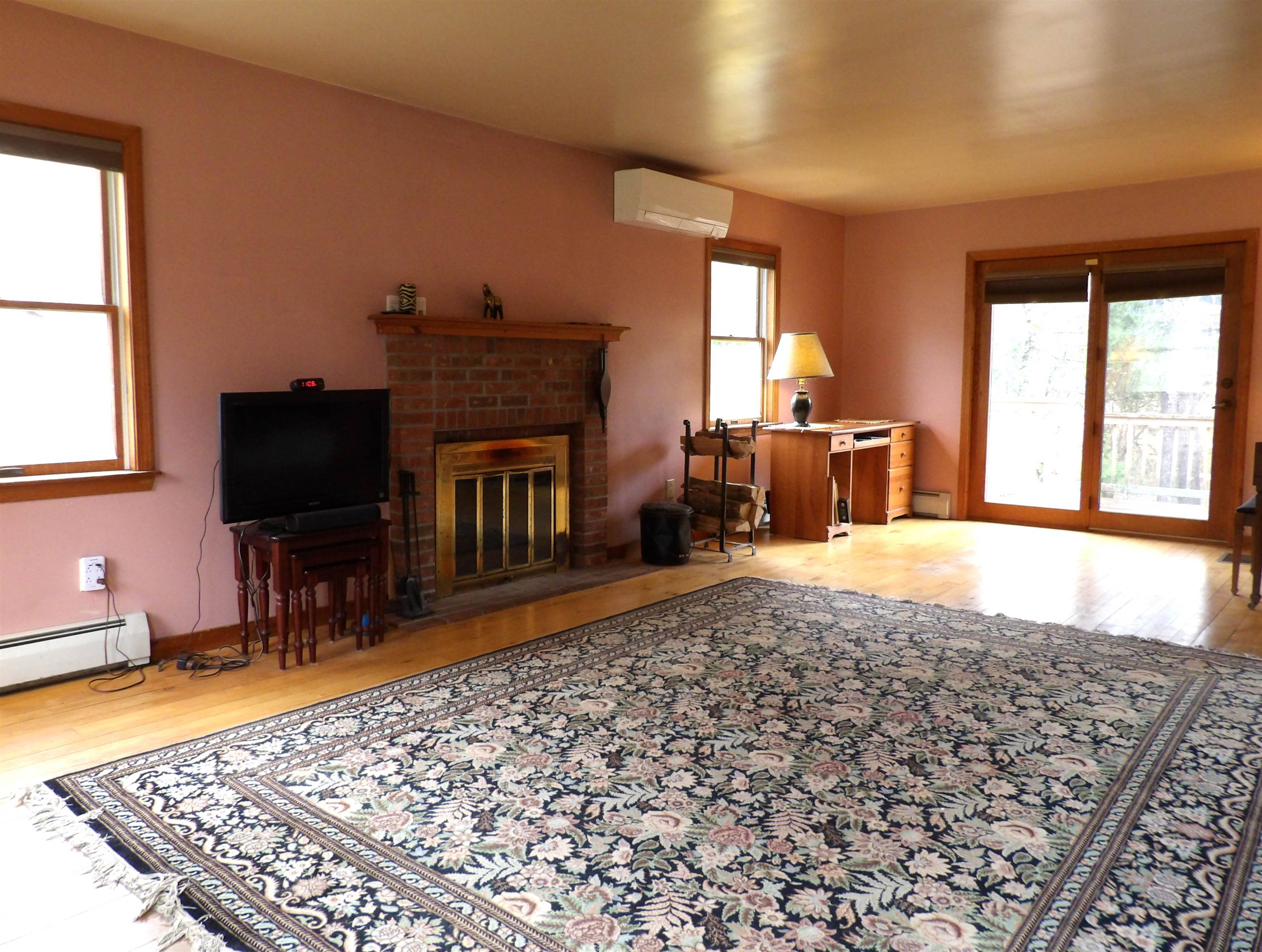 25 Laverne Dr, Rutland City, VT 05701