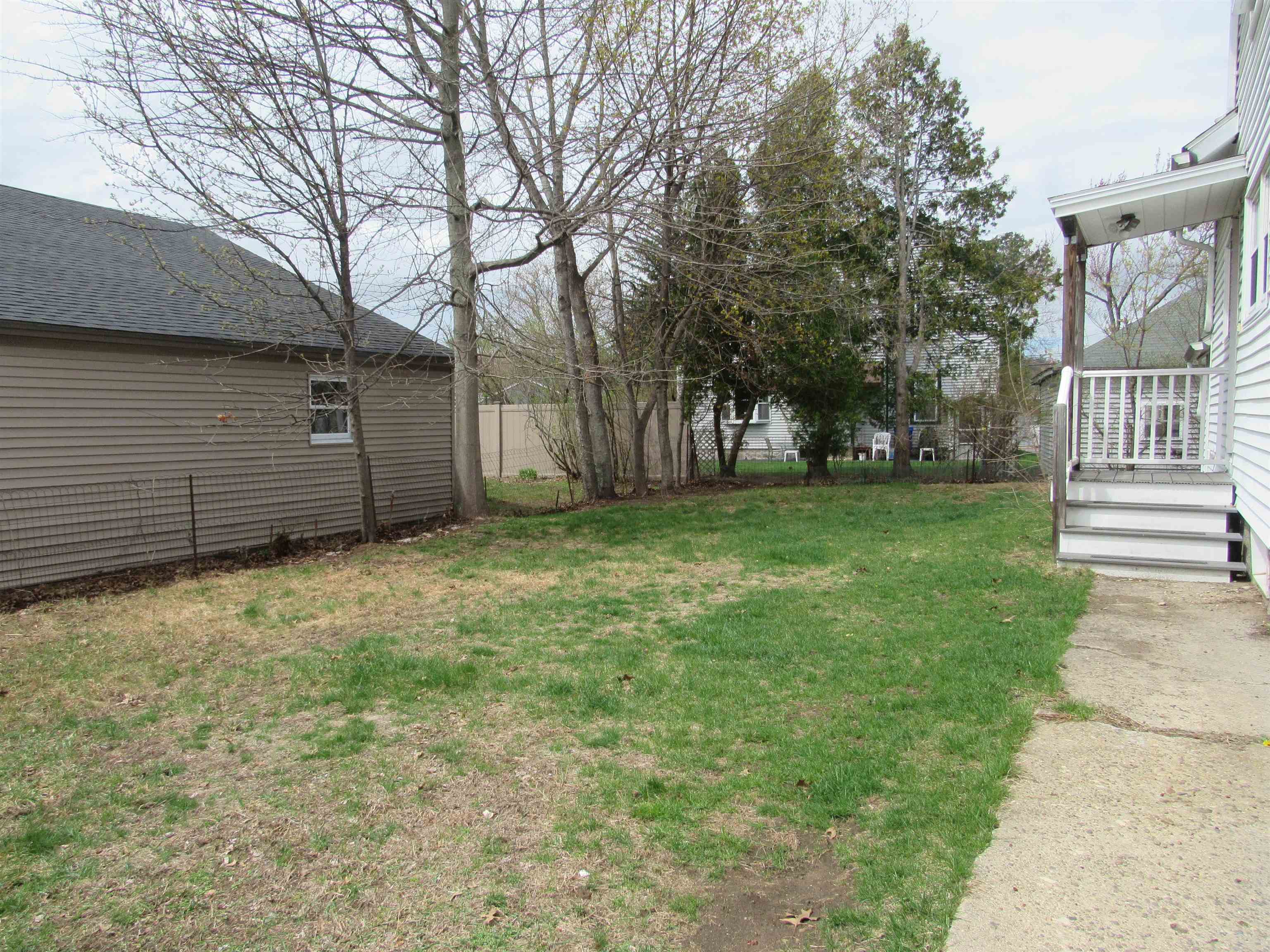 30 Longwood Ave, Manchester, NH 03109