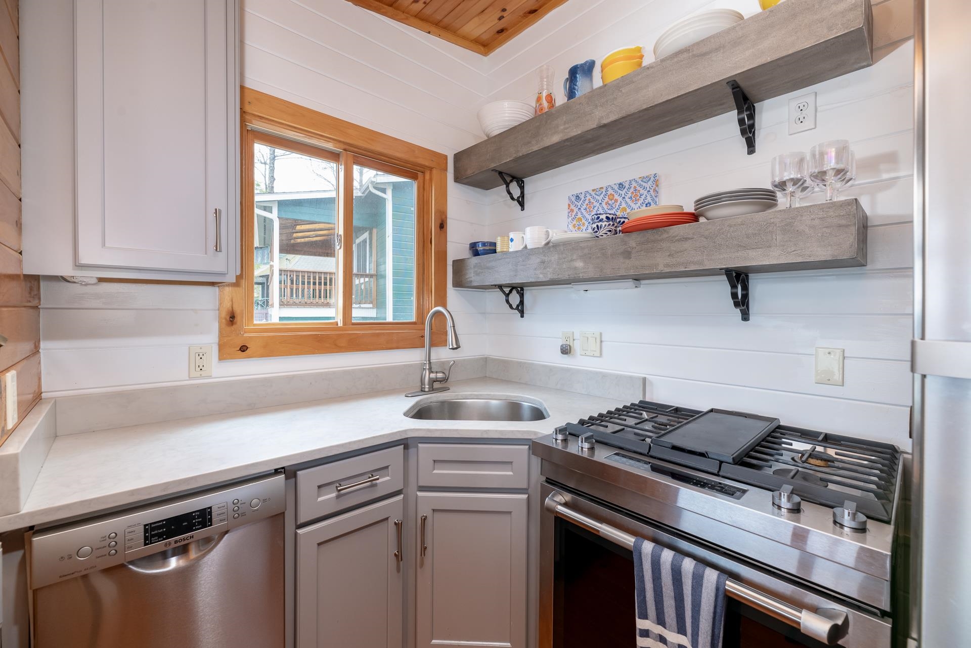 148 Lucerne Avenue — photo 3