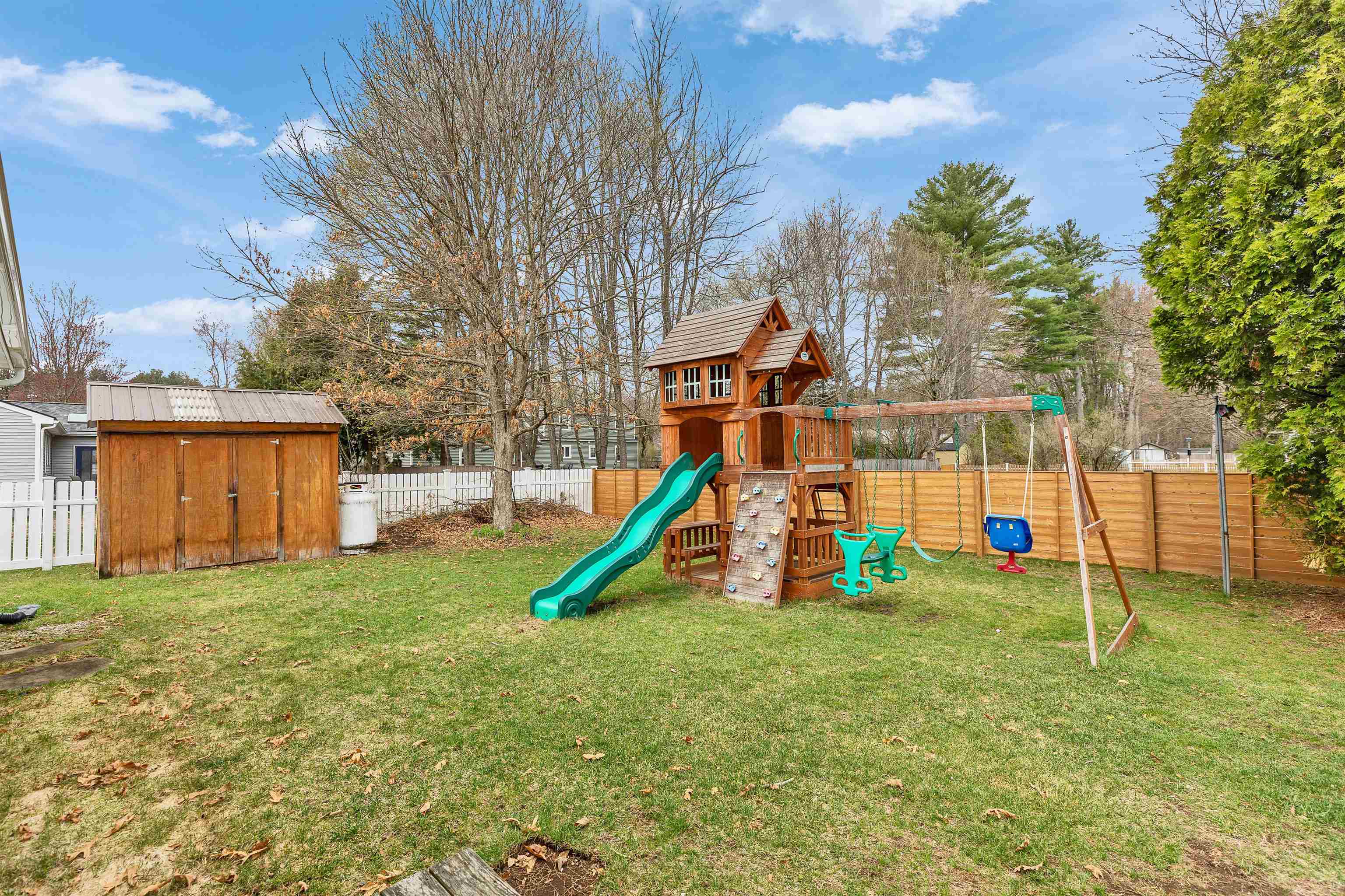 3 Greenbriar Rd, Keene, NH 03431