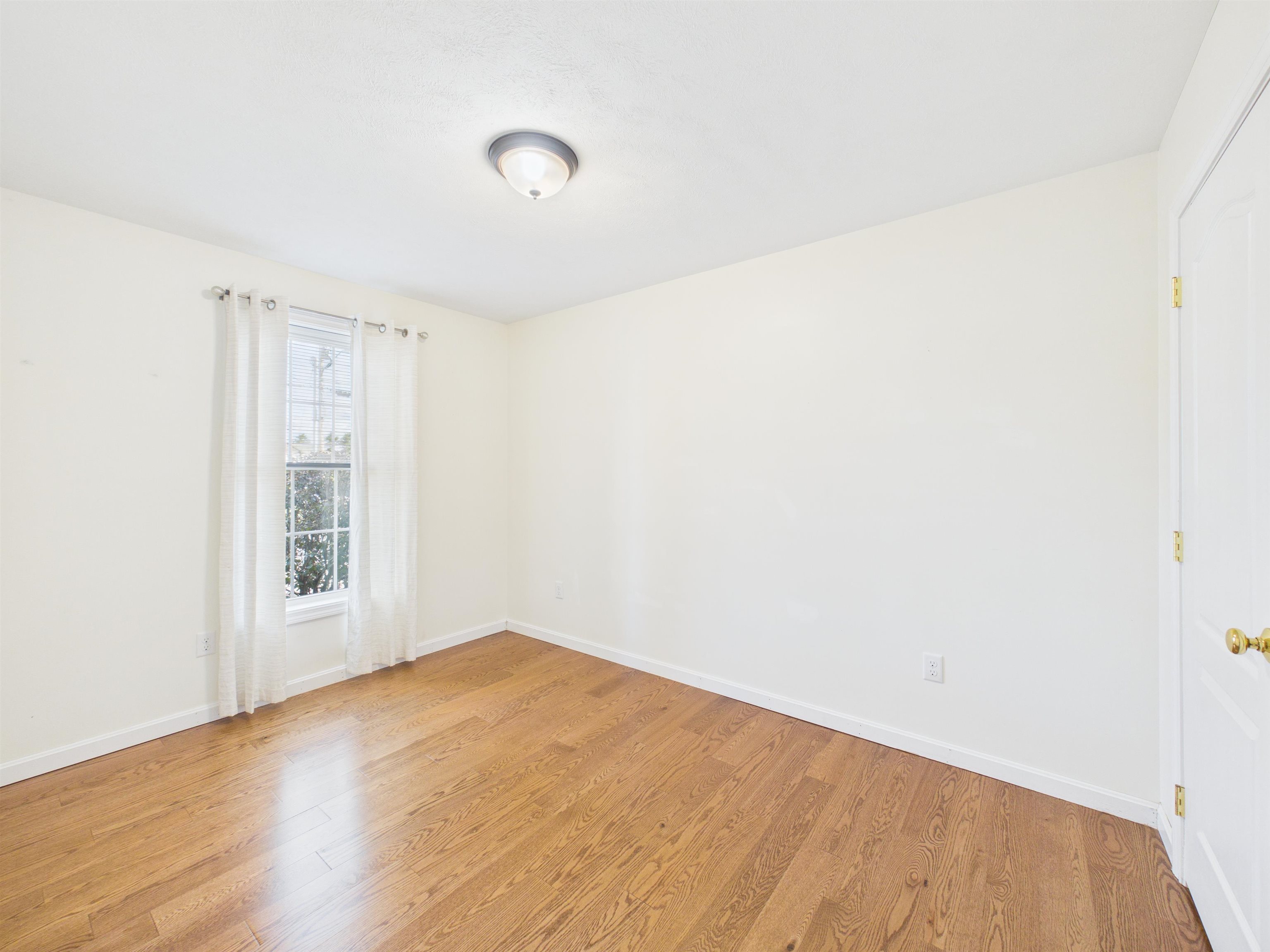 28 Owens Dr, Swanzey, NH 03446