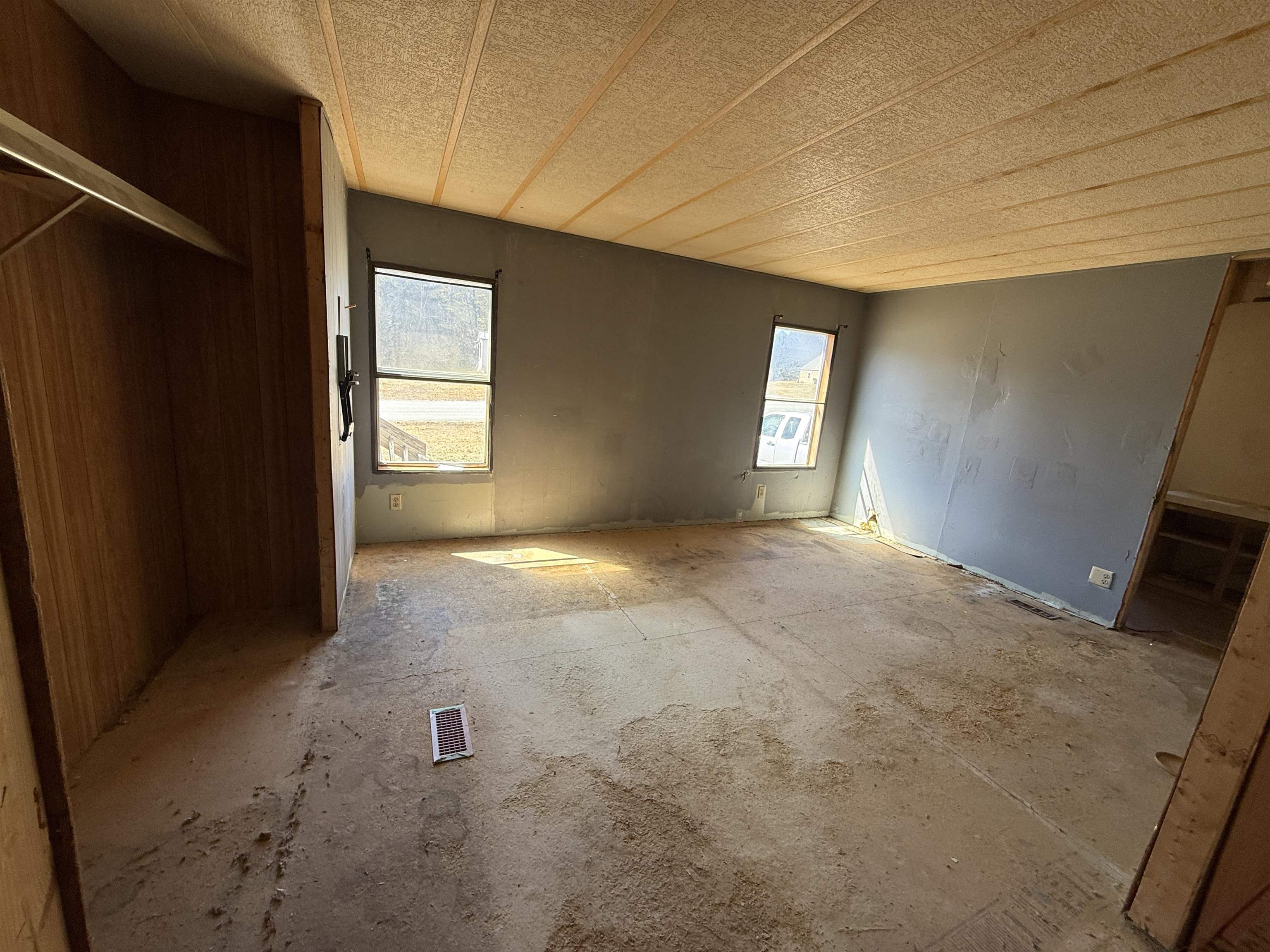 8 Spring Brook Rd, Newport, NH 03773