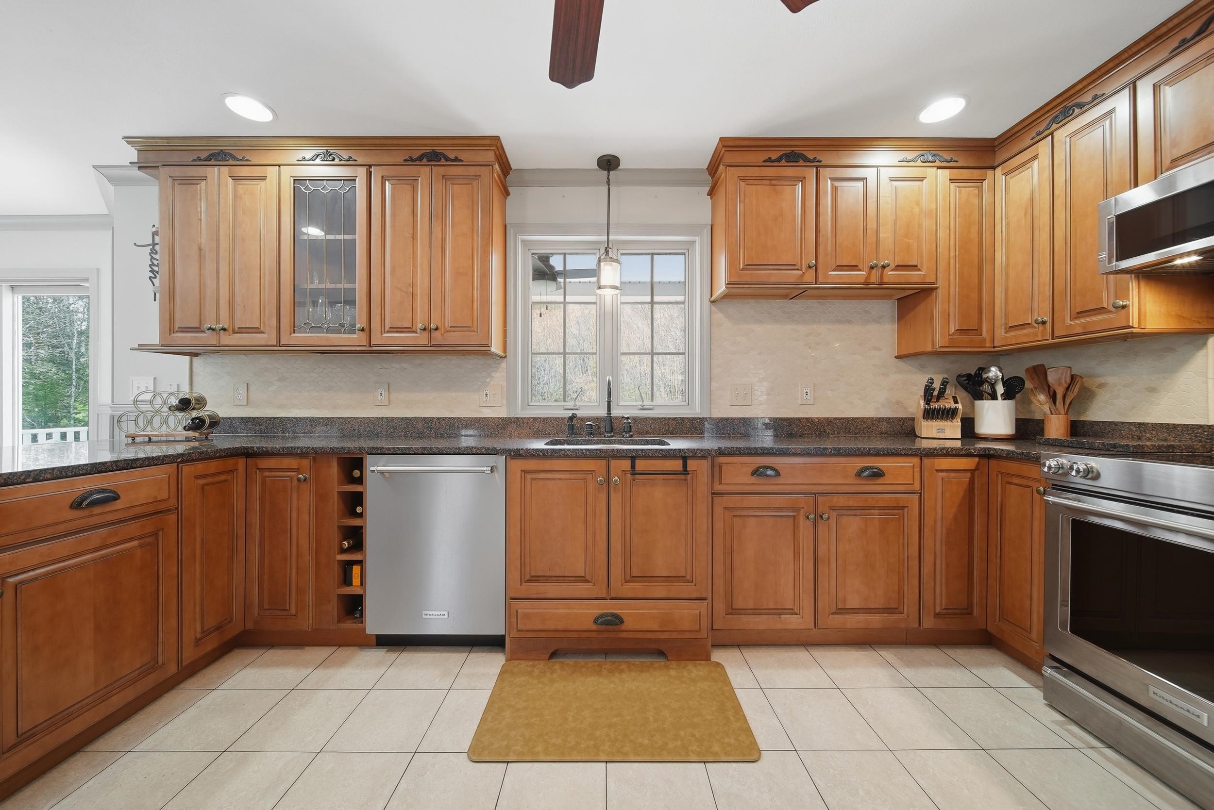 322 Meadow Fox Ln, Chester, NH 03036