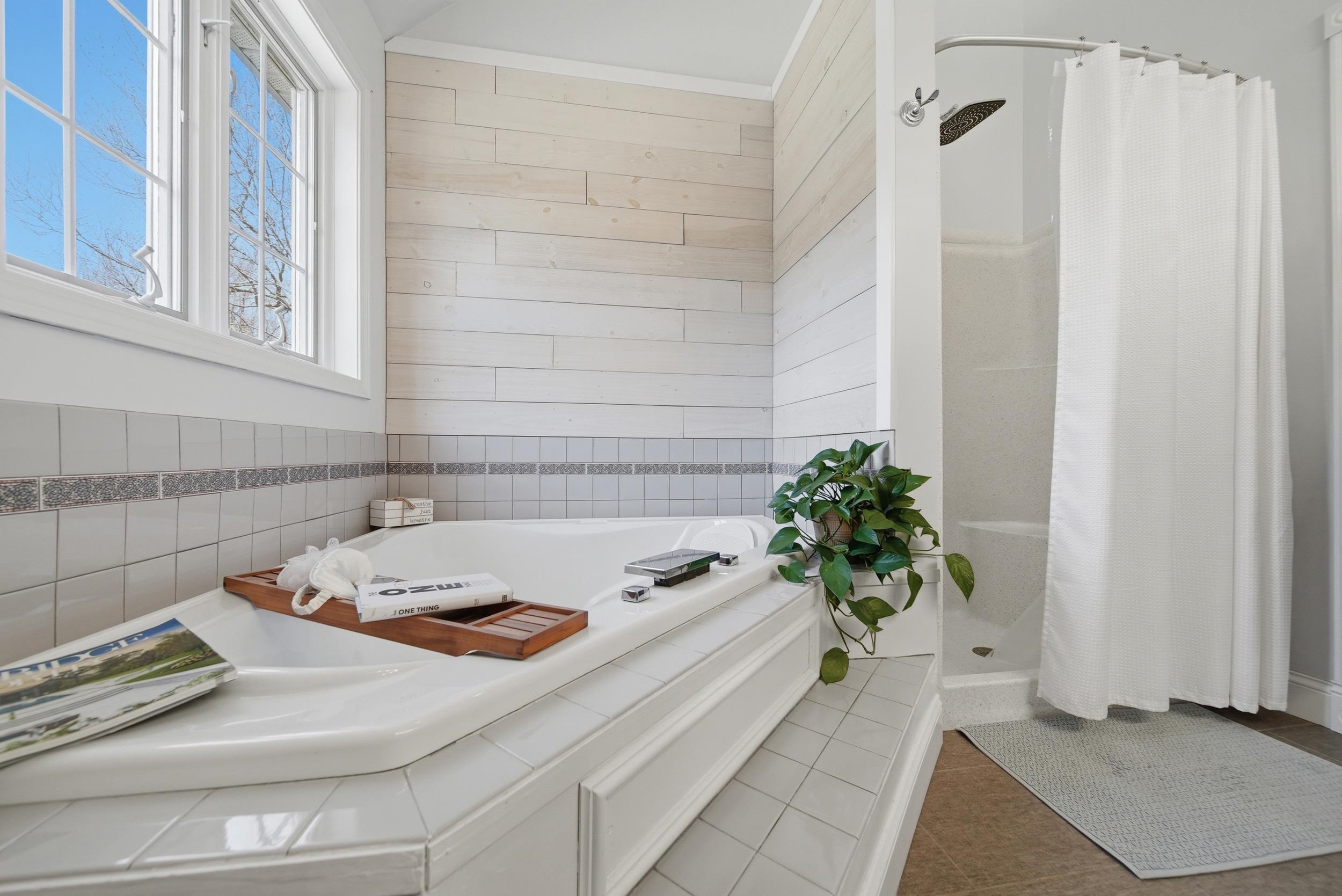 322 Meadow Fox Ln, Chester, NH 03036