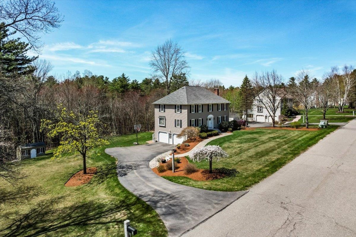 5 Nutfield Dr, Londonderry, NH 03053