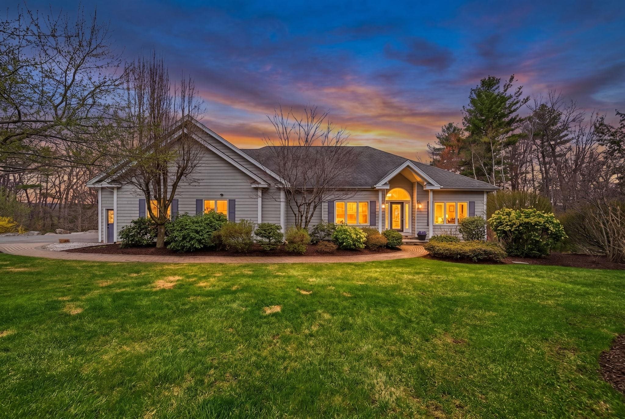 MLS 5084363: 8 Ledgewood Drive, Londonderry NH