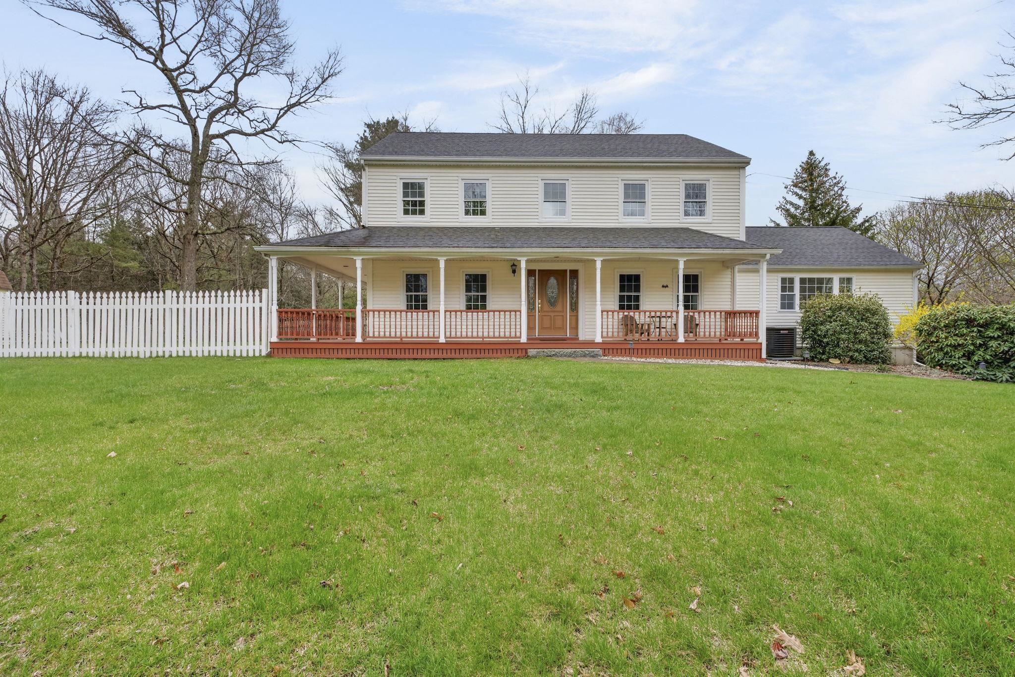 2 Windsor Dr, Litchfield, NH 03052