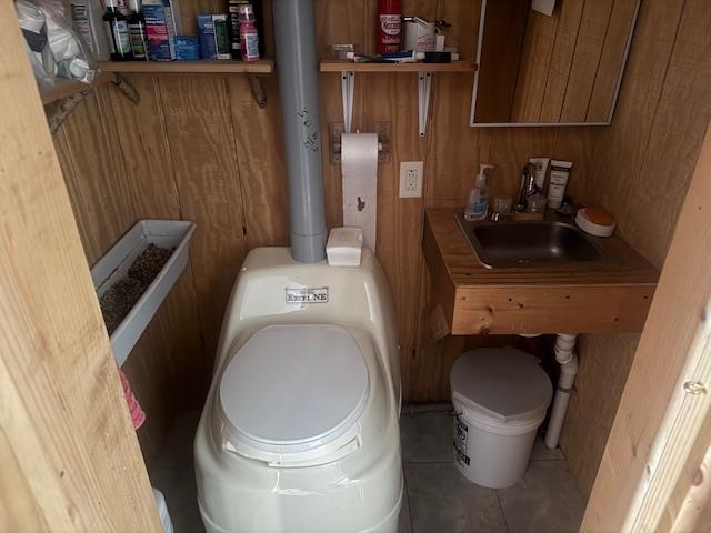 2nd floor half bath