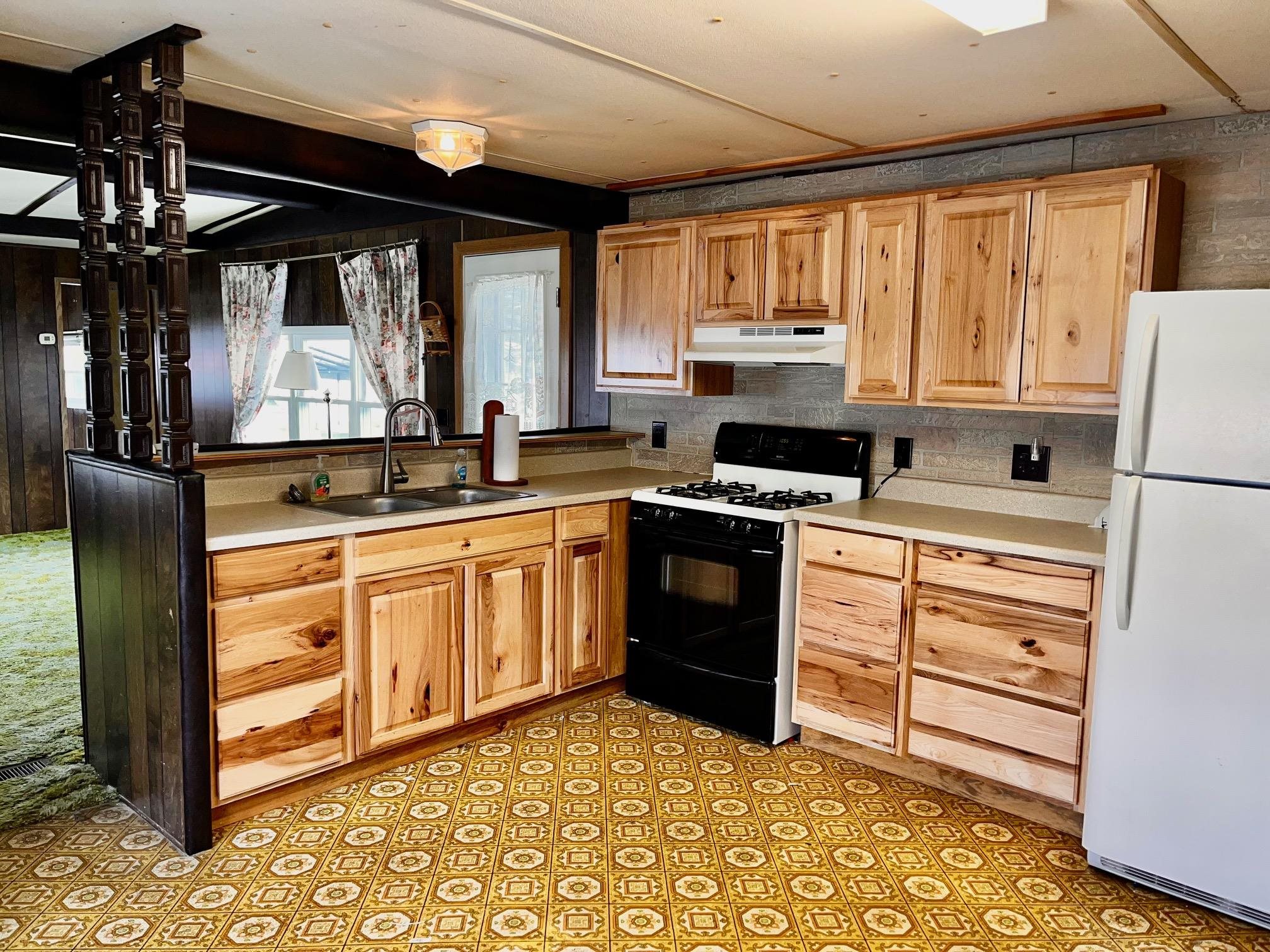 303 Old Lakeshore Road — photo 3