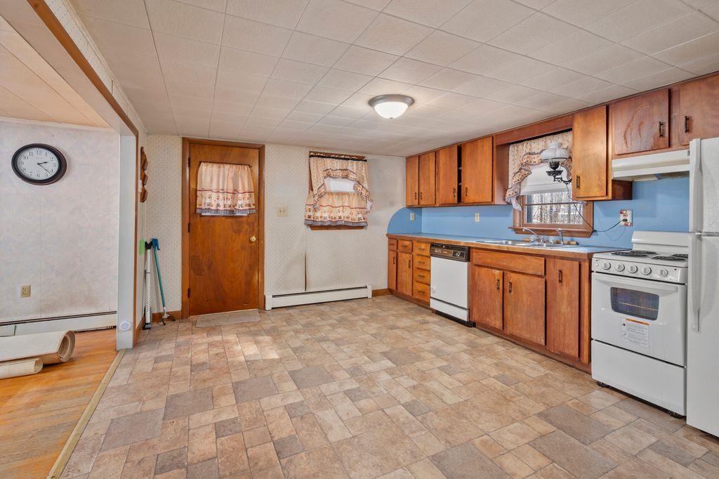 92 Gilmanton Rd, Belmont, NH 03220