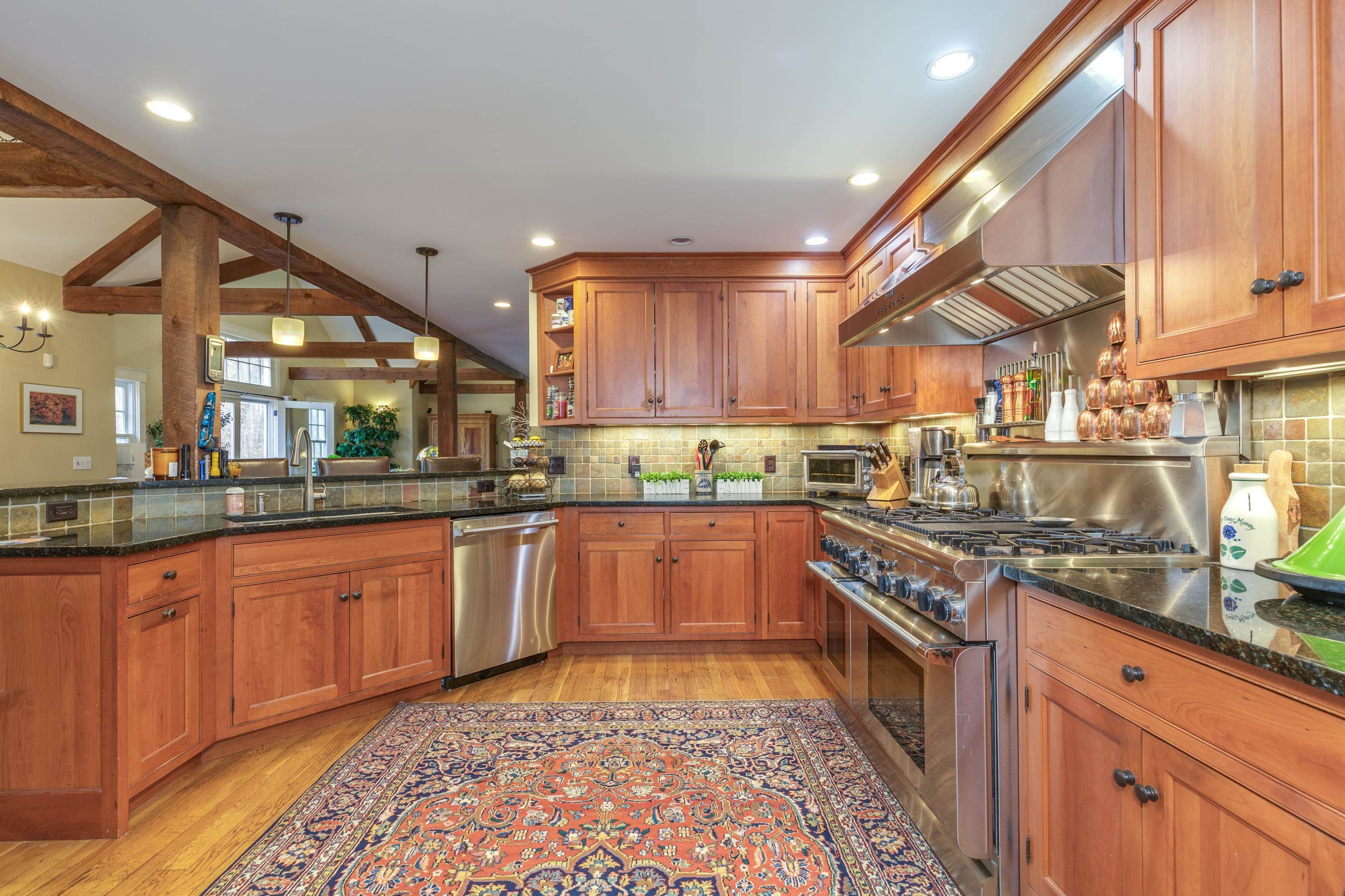 62 Elizabeth Ln, Hopkinton, NH 03229