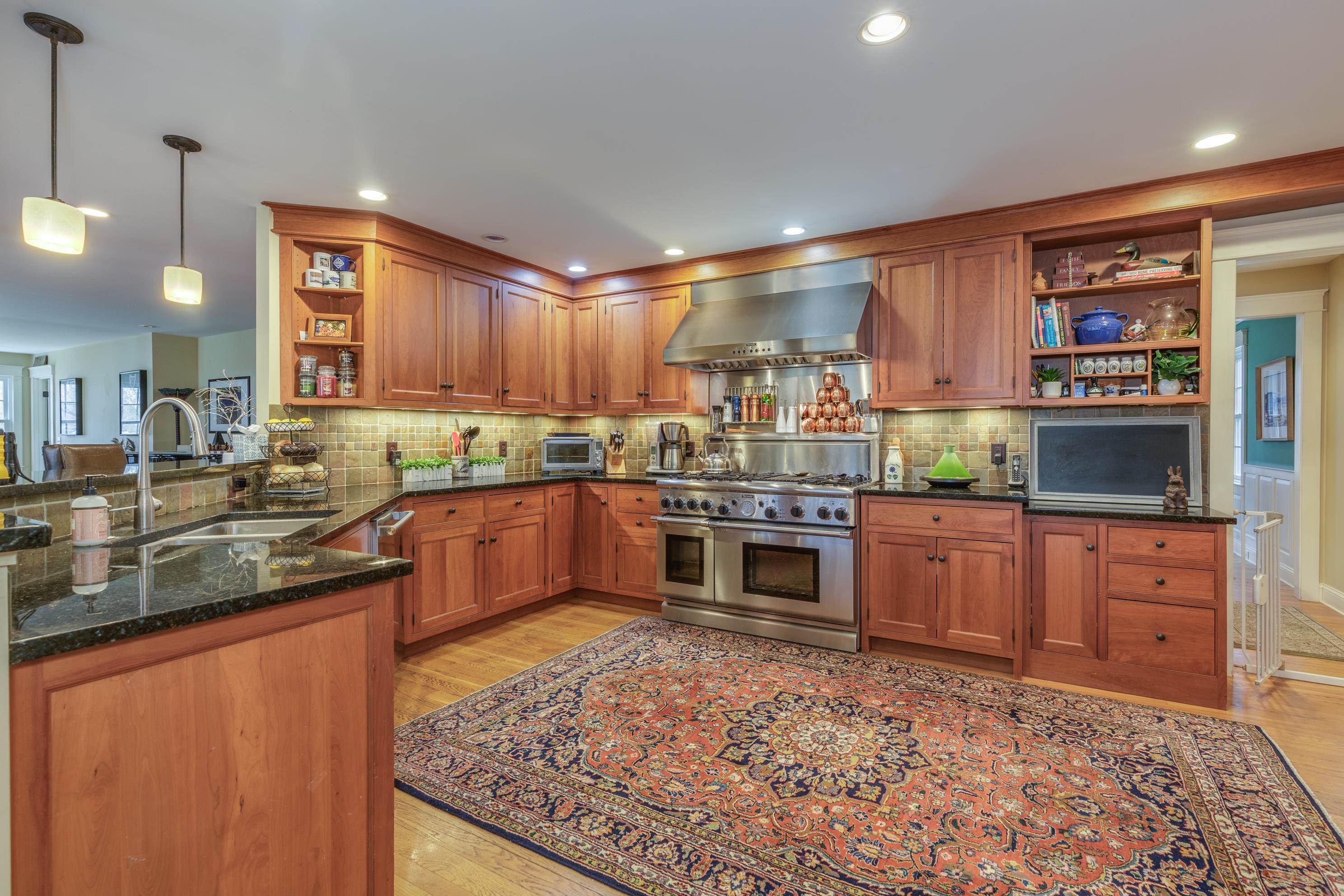 62 Elizabeth Ln, Hopkinton, NH 03229