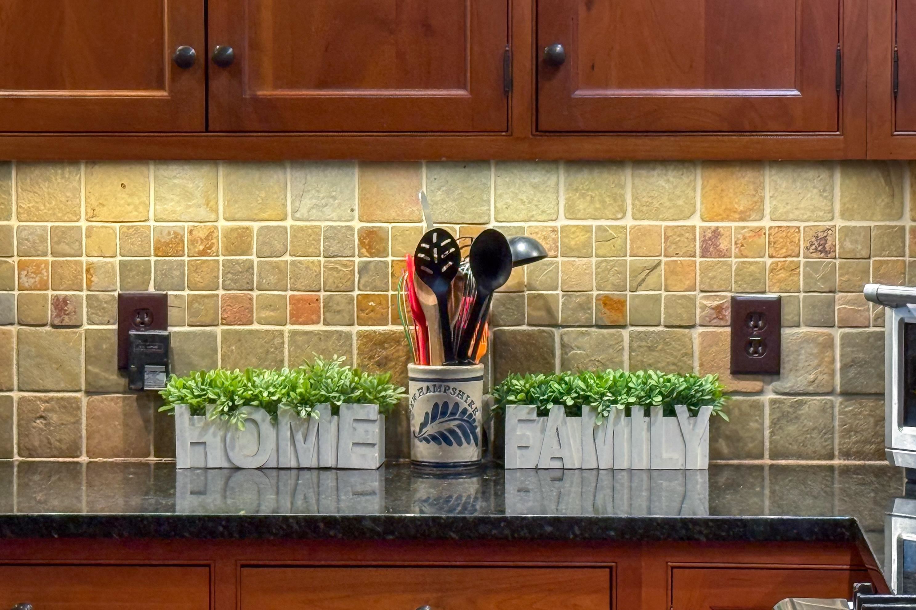 62 Elizabeth Ln, Hopkinton, NH 03229