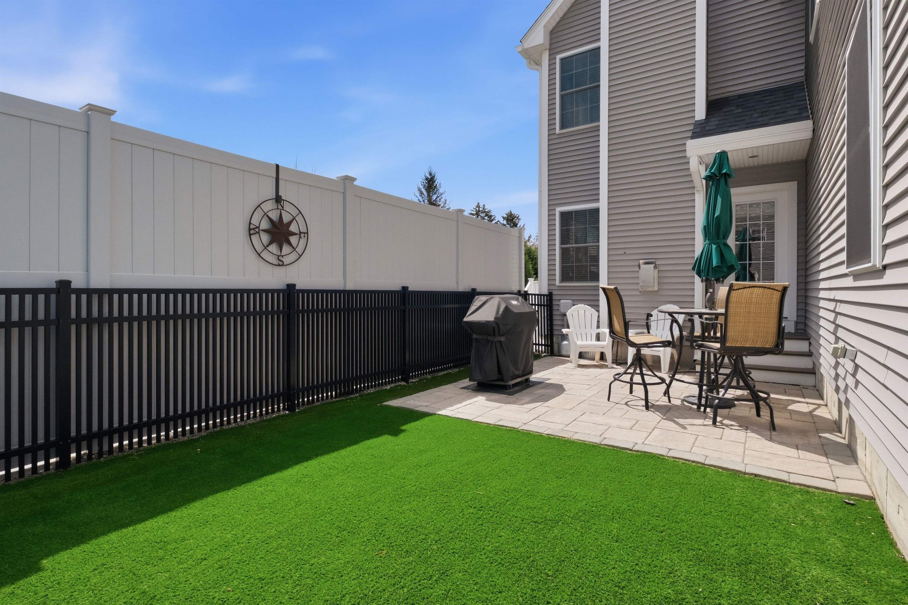 2 Goldenrod Ln, Concord, NH 03301